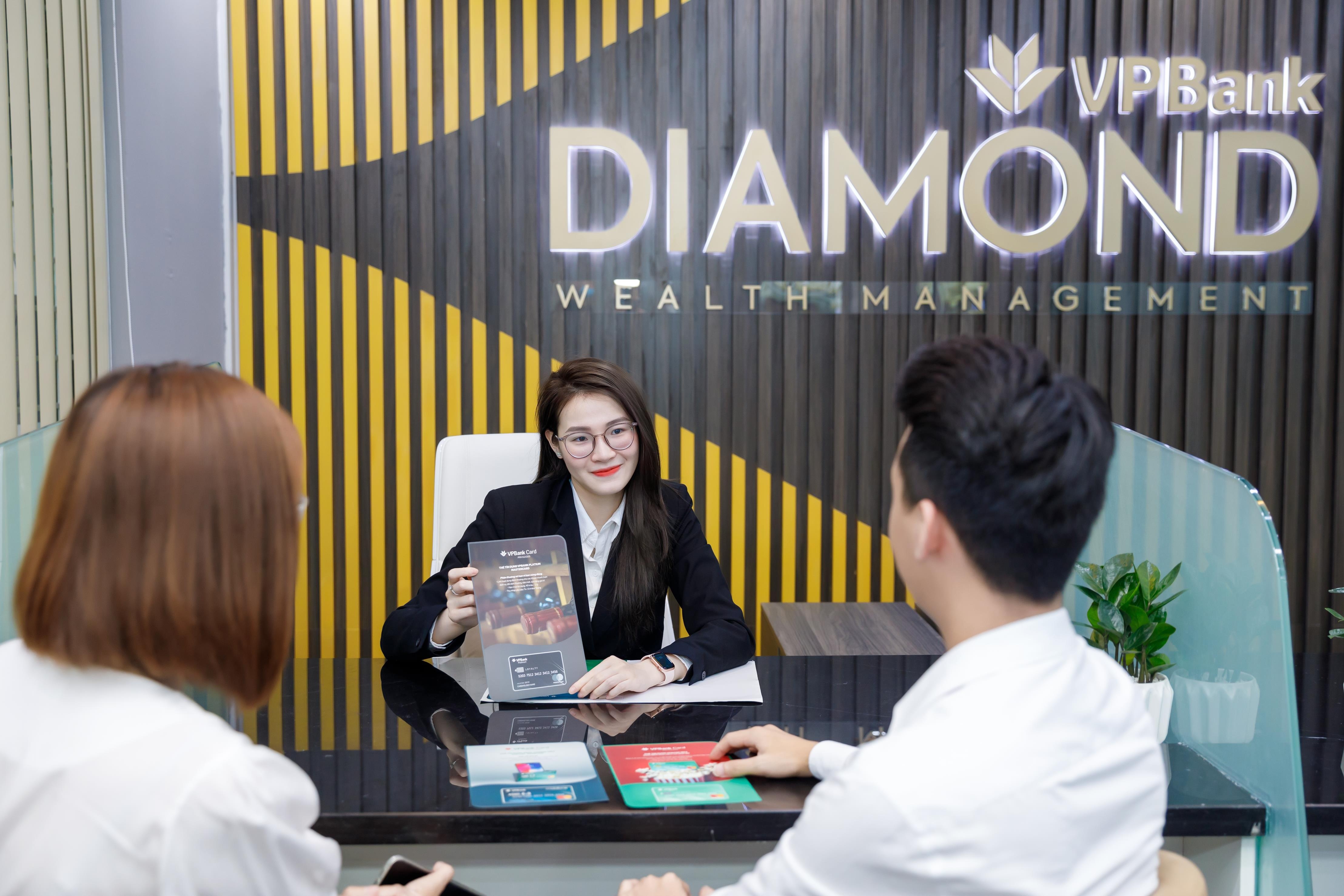 VPBank tung loat uu dai rieng cho khach hang uu tien hinh anh