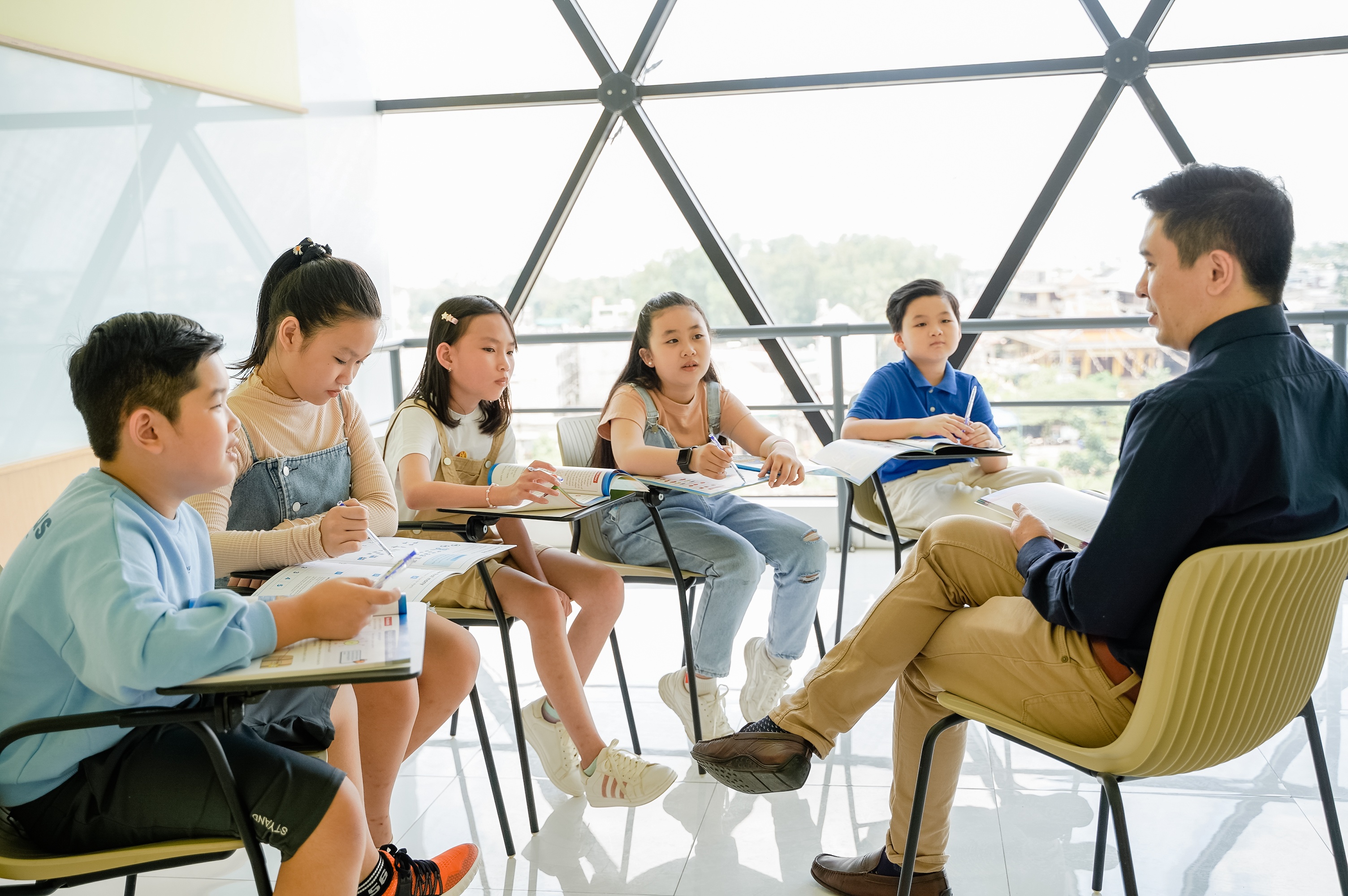 dai su ILA chia se bi quyet hoc tieng Anh anh 1