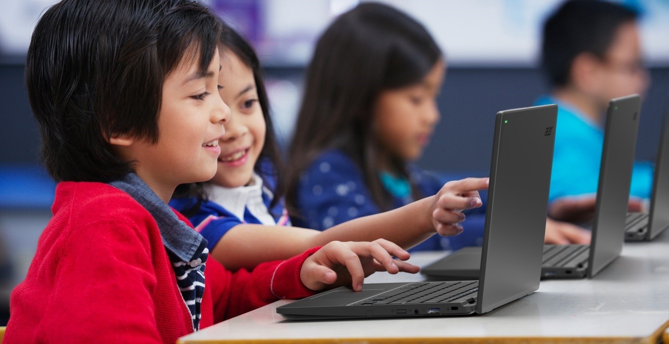 Acer TravelMate B3 anh 1