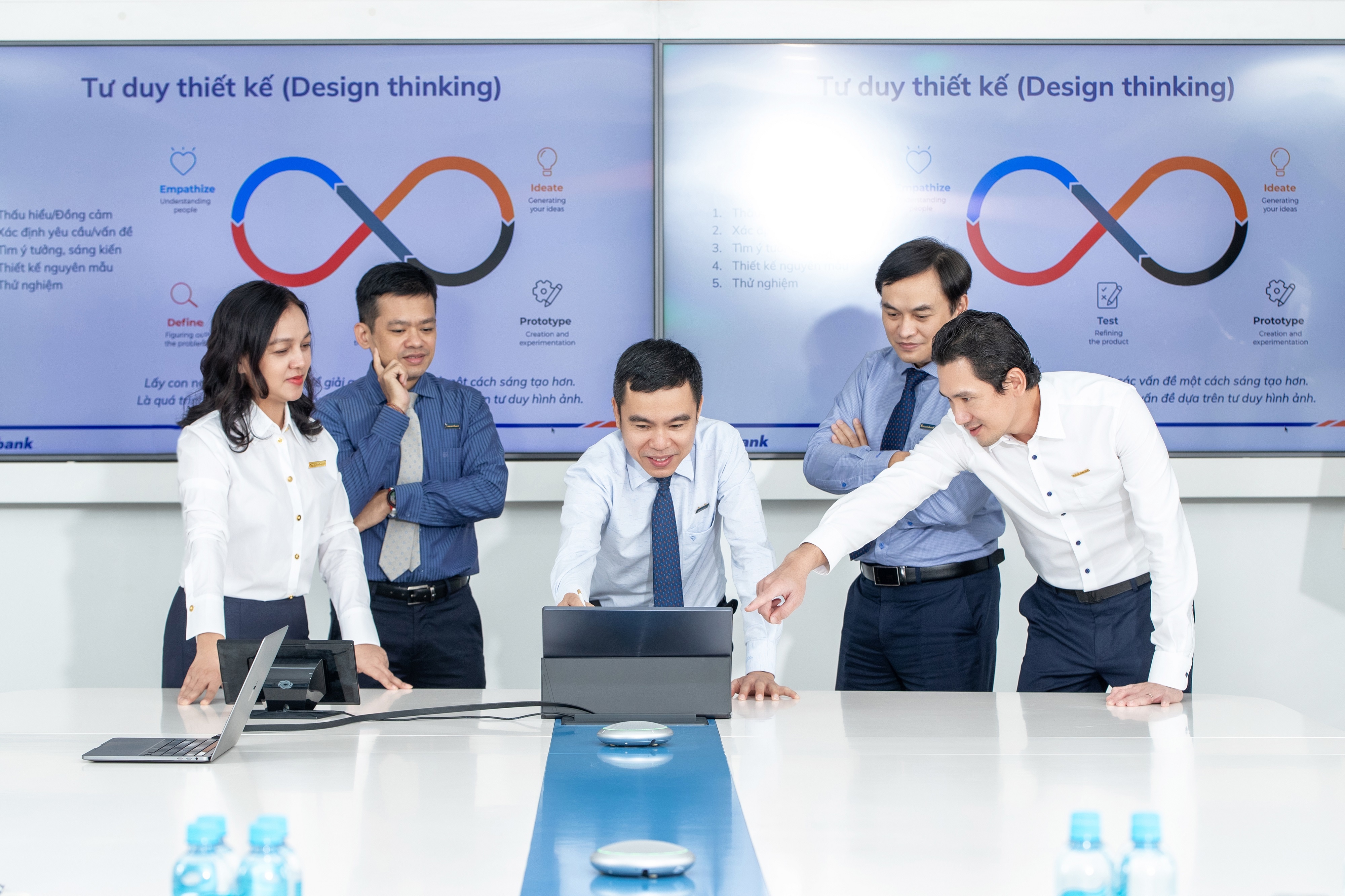 Sacombank tich cuc chuyen doi so va phat trien mang ban le hinh anh