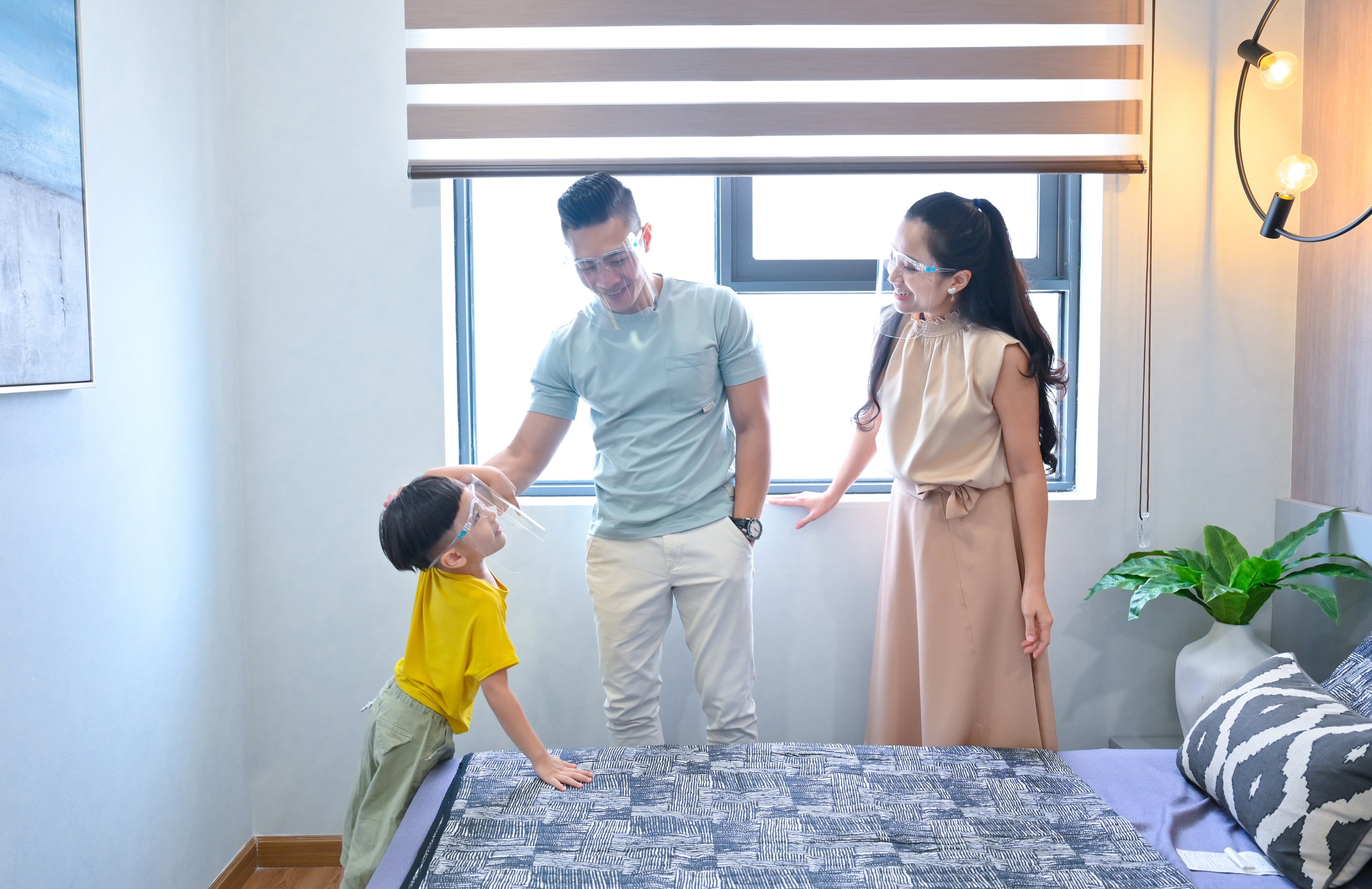 vo chong Quoc Co,  Legacy Central anh 3