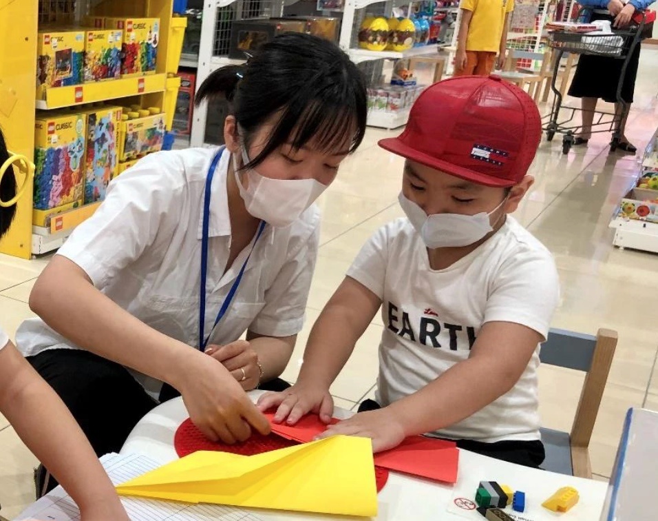 Giup tre vui hoc voi chuoi hoat dong giai tri ket hop giao duc o AEON hinh anh