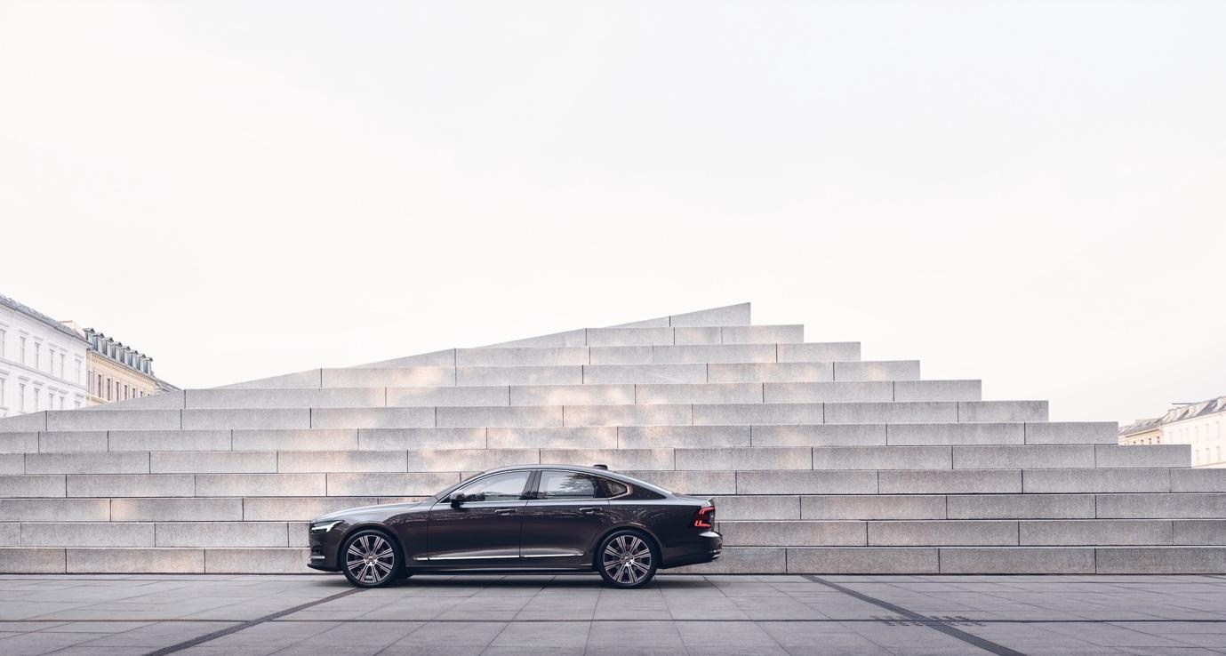 Vi sao S90L Inscription la mau sedan hang sang dang cho doi cua Volvo? hinh anh