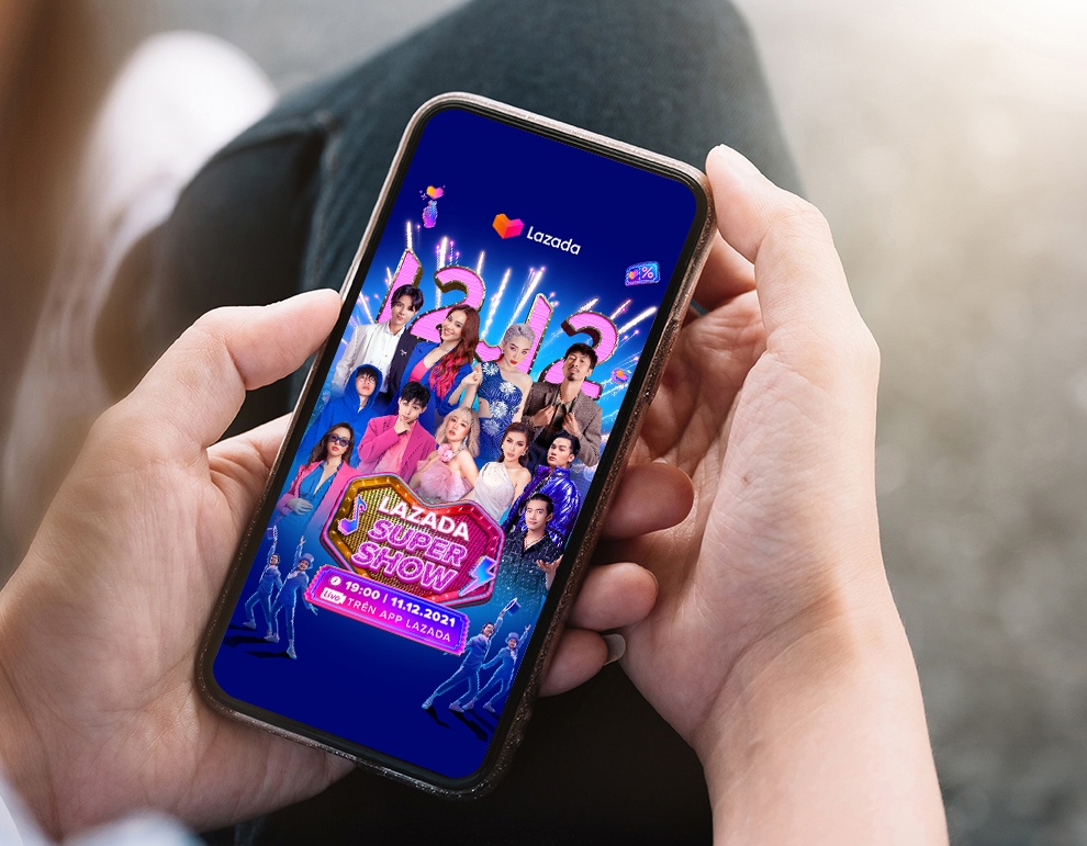 Lan Ngoc, Minh Tu lan dau so tai catwalk tai ‘sieu show 12/12’ hinh anh