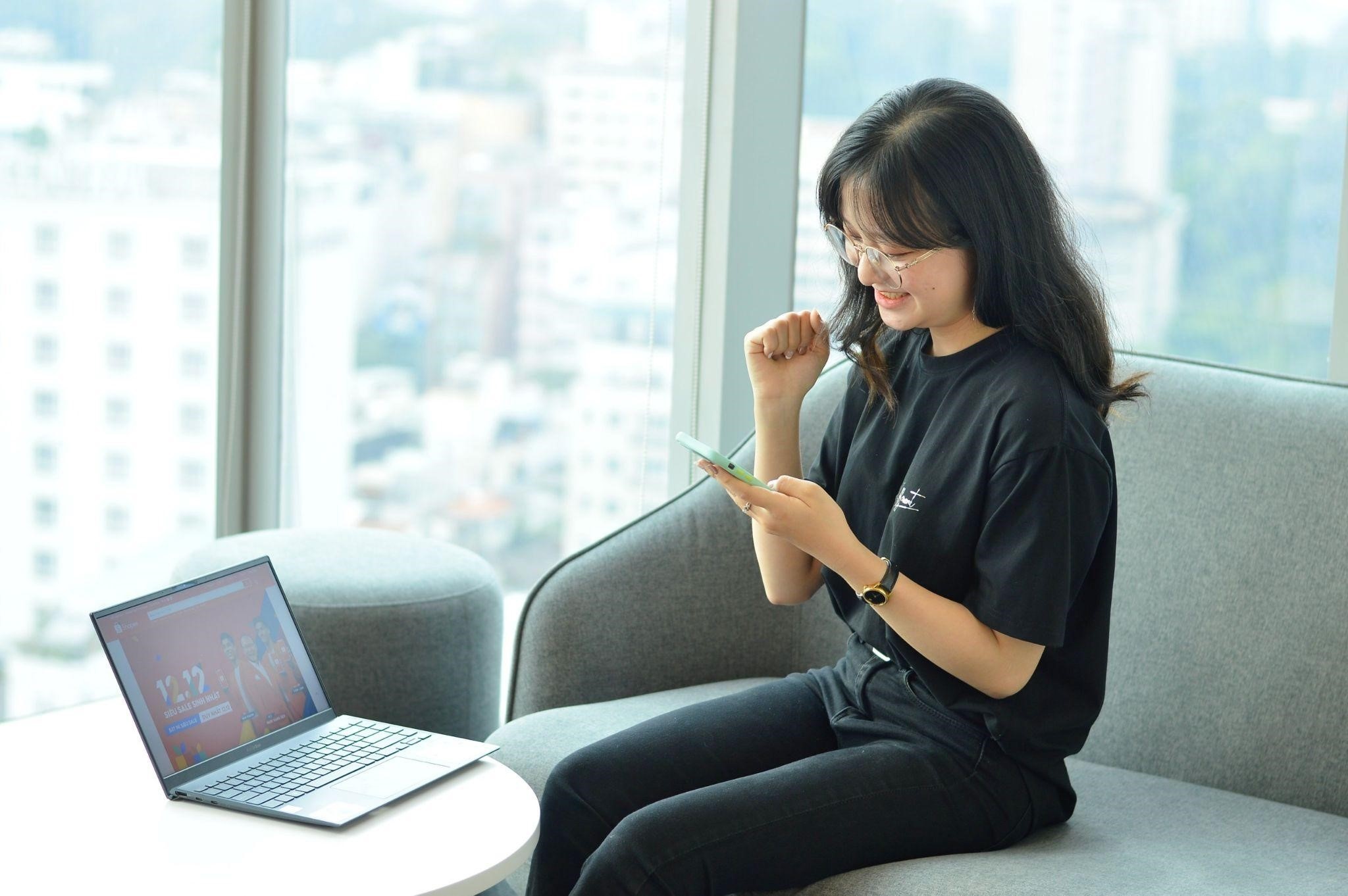 Canh gio san sale 12/12 tren Shopee hinh anh