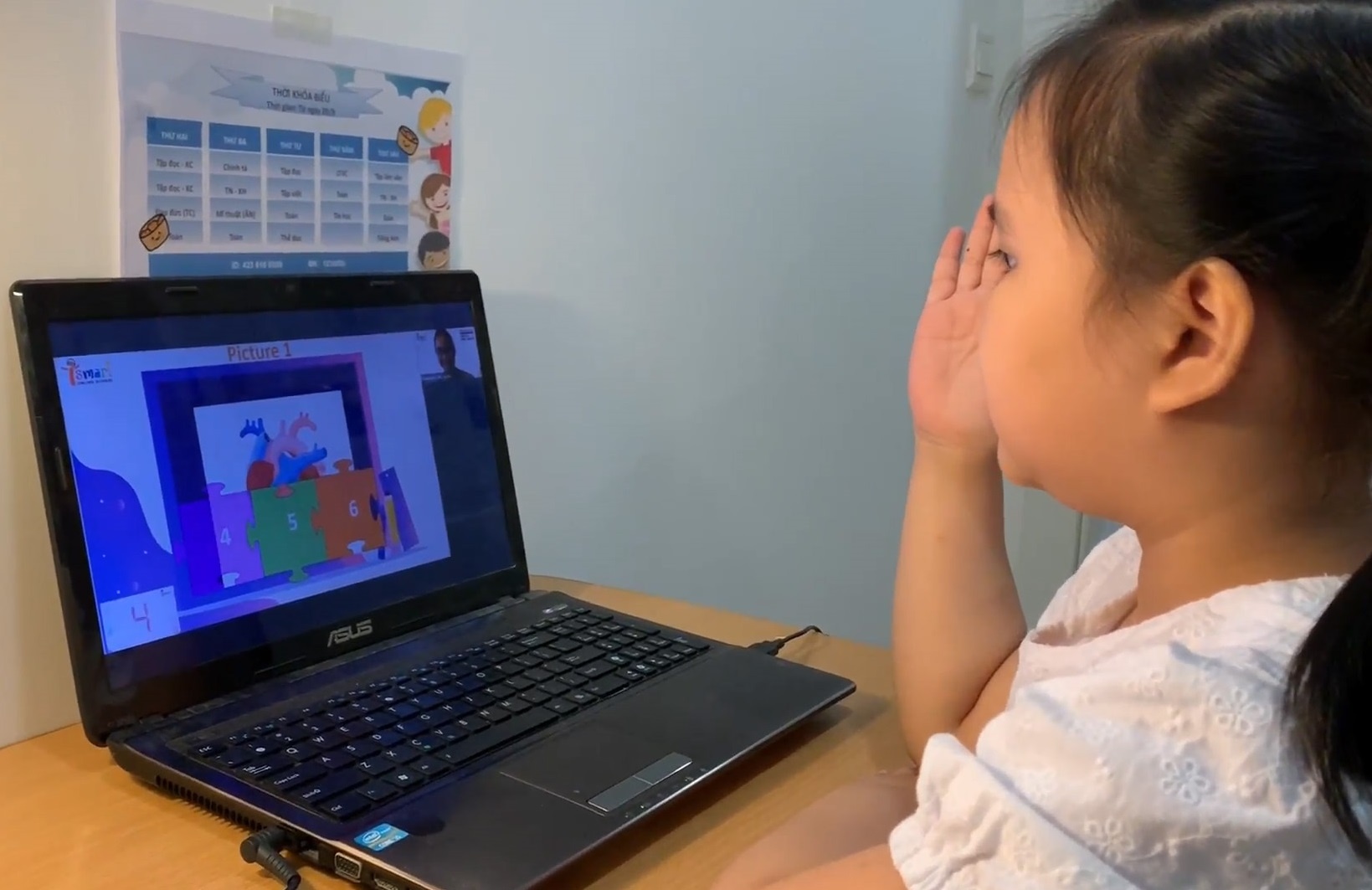 Ba me hien dai day con thoi 4.0 hinh anh