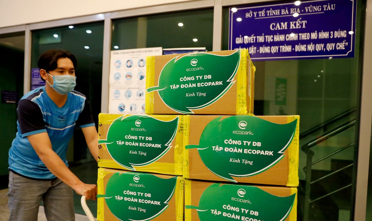 Hon 1 trieu vien Molnupiravir duoc ban giao cho 17 tinh thanh hinh anh