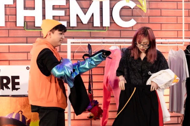 Dan streamer Free Fire thu tai phoi do trong 10 giay hinh anh