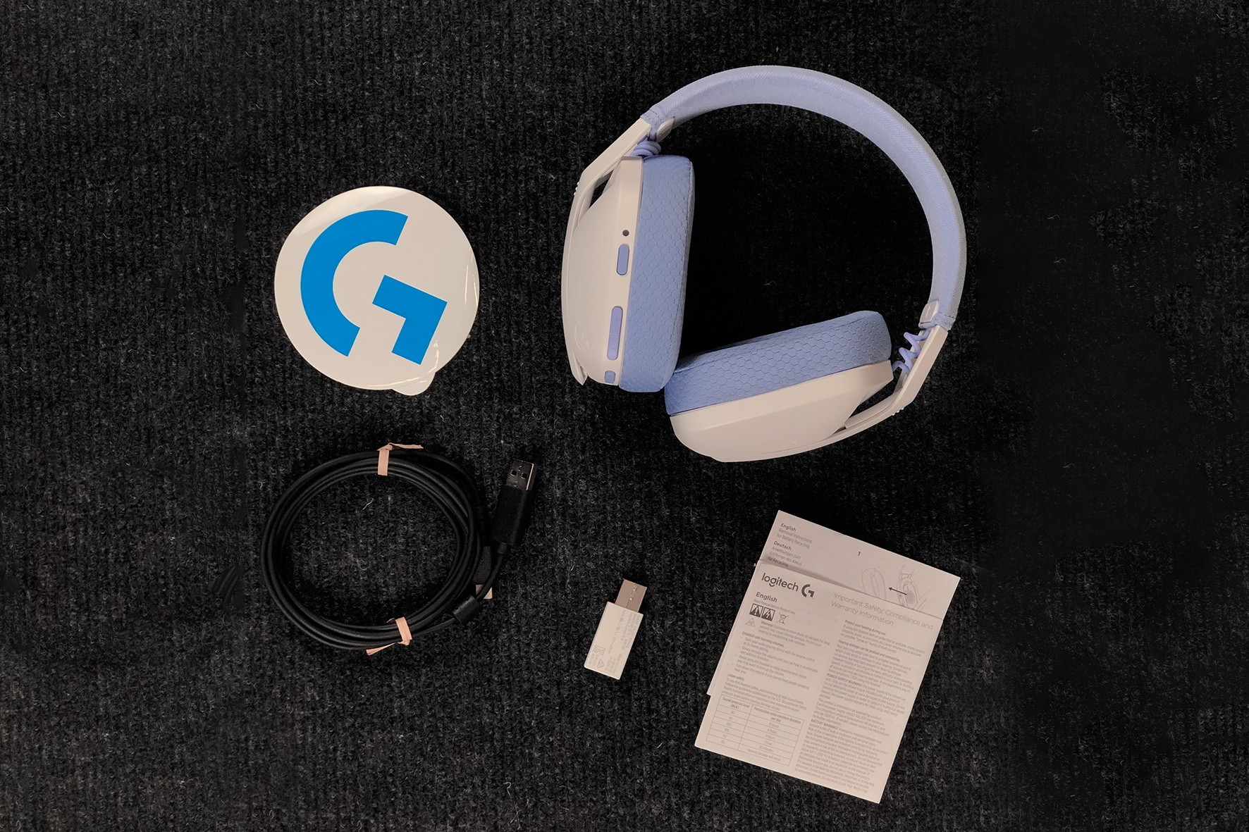 Tai nghe khong day Logitech G435 - gon nhe, ho tro da nen tang hinh anh