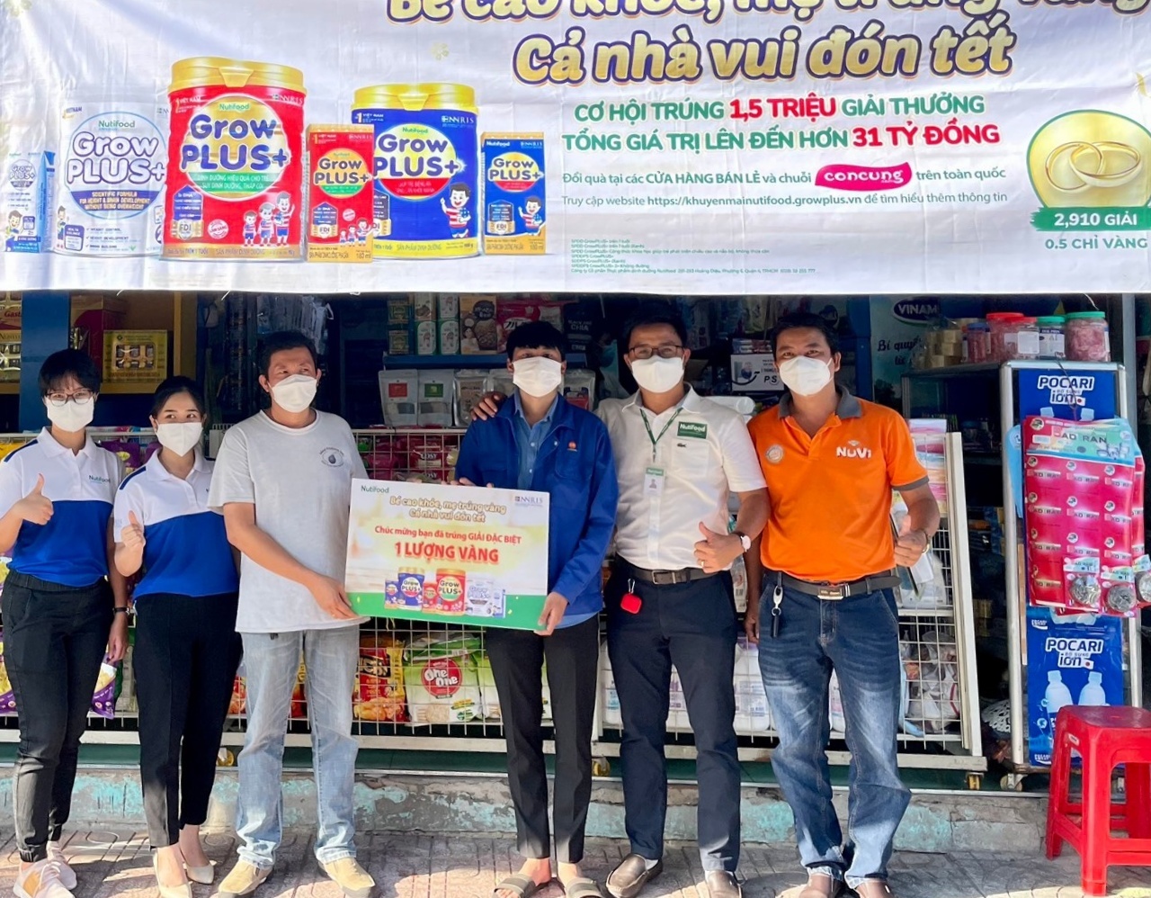 Nhung nguoi tham lang cung Nutifood GrowPLUS+ mang Tet ve muon noi hinh anh