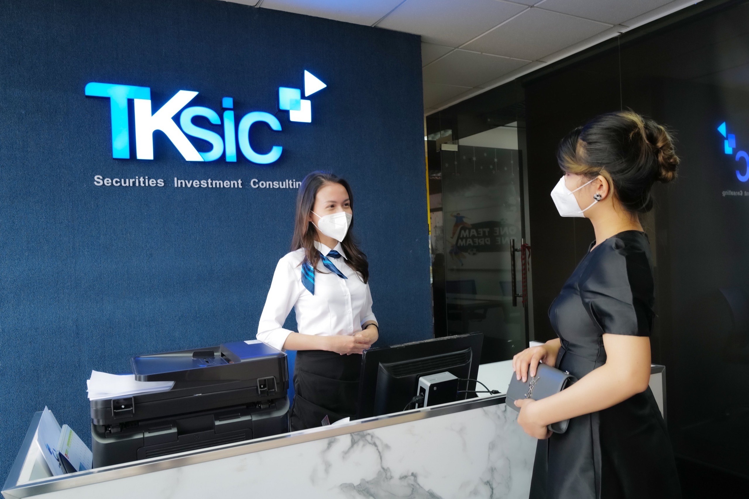 Ap dung cong nghe de toi uu von cho nha dau tu chung khoan hinh anh