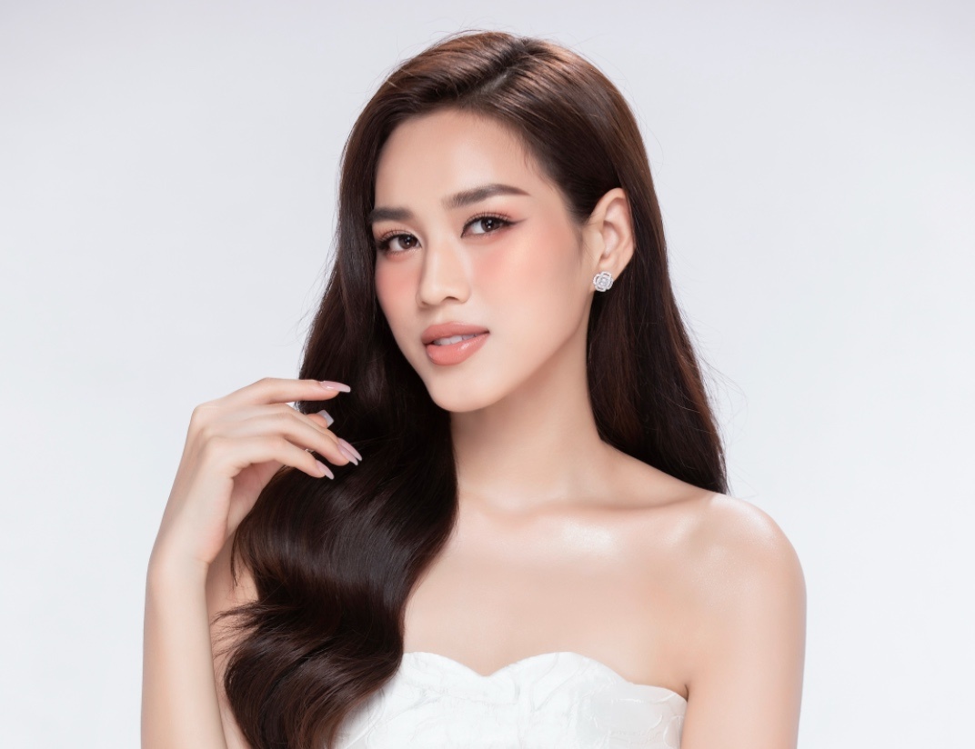 Hoa hau Do Thi Ha tiet lo 'vu khi bi mat' cho lan da hinh anh