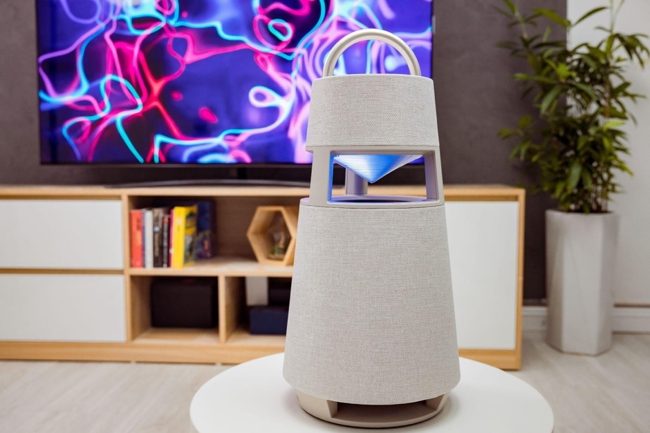 Diem manh thiet ke va chat am cua LG XBoom 360 RP4 hinh anh