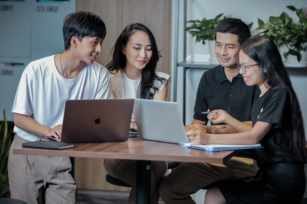 Doanh nghiep cong nghe thu hut chat xam Viet hinh anh