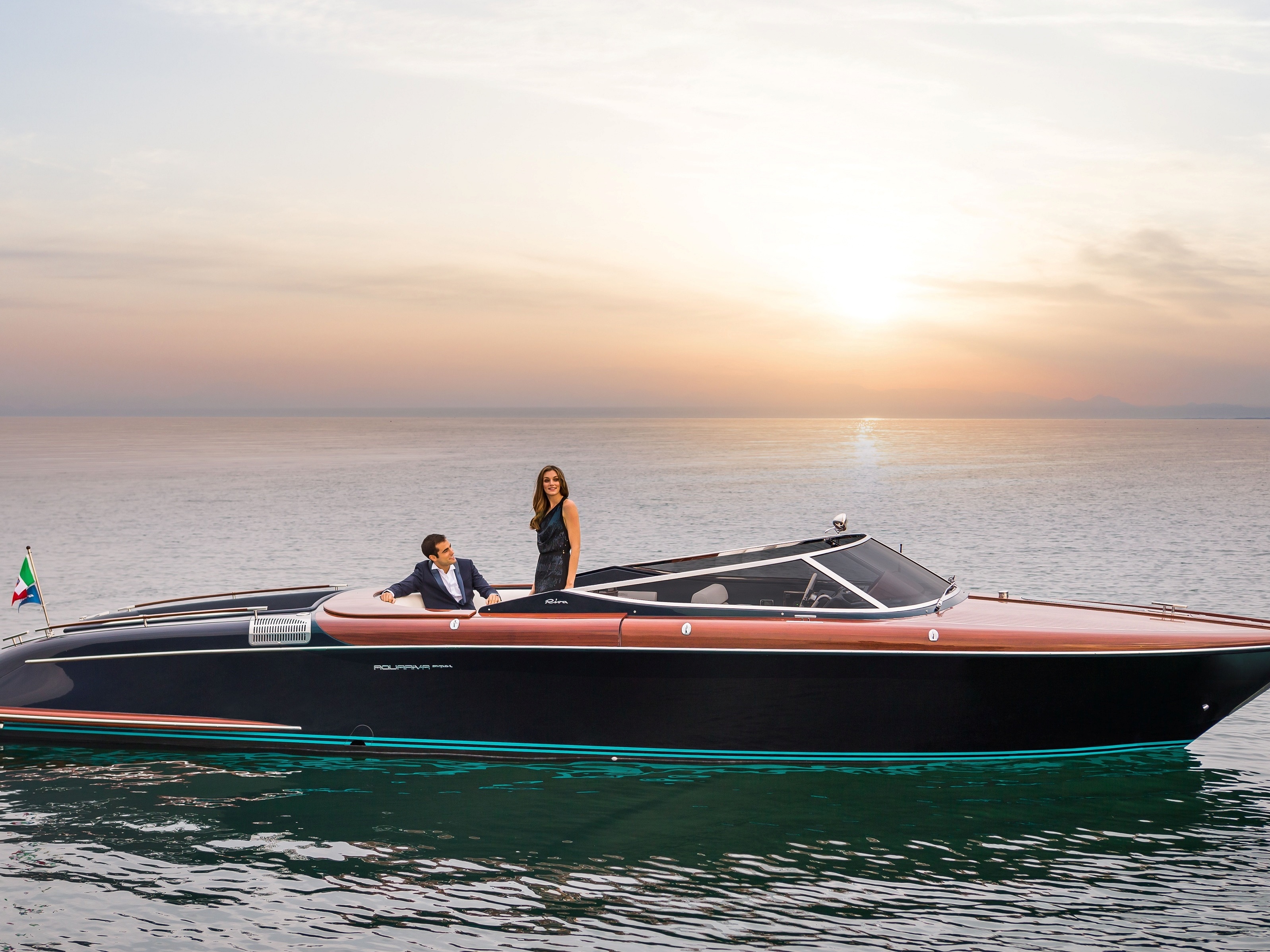 Du thuyen hang sang Riva Aquariva Super cap ben Aqua City hinh anh