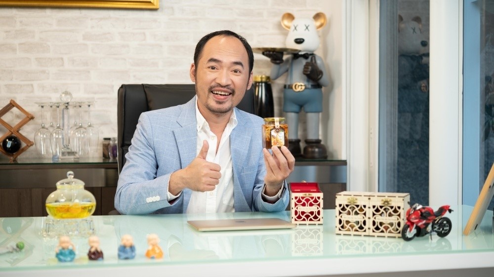 Nghe si Tien Luat anh 1