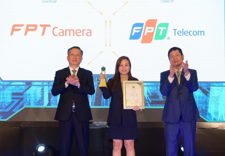 FPT Camera lap cu dup tai giai 'Thanh pho thong minh Viet Nam 2021' hinh anh