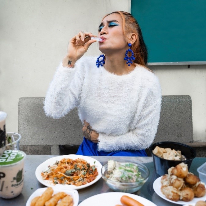 BB Tran thu suc an ca the gian anh 2