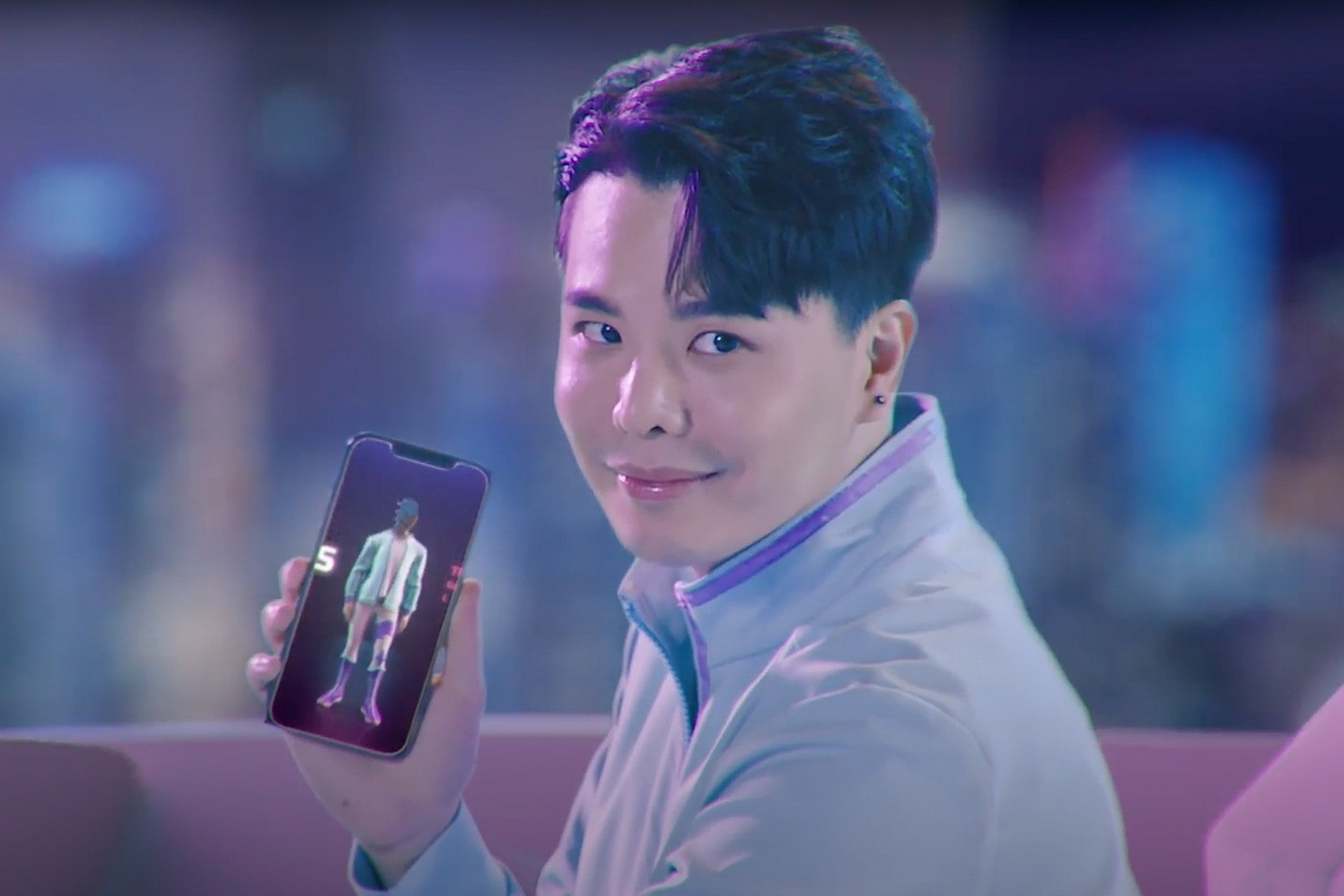 Bigo Live cung Trinh Thang Binh, Tlinh ra mat MV 'The gioi song song' hinh anh