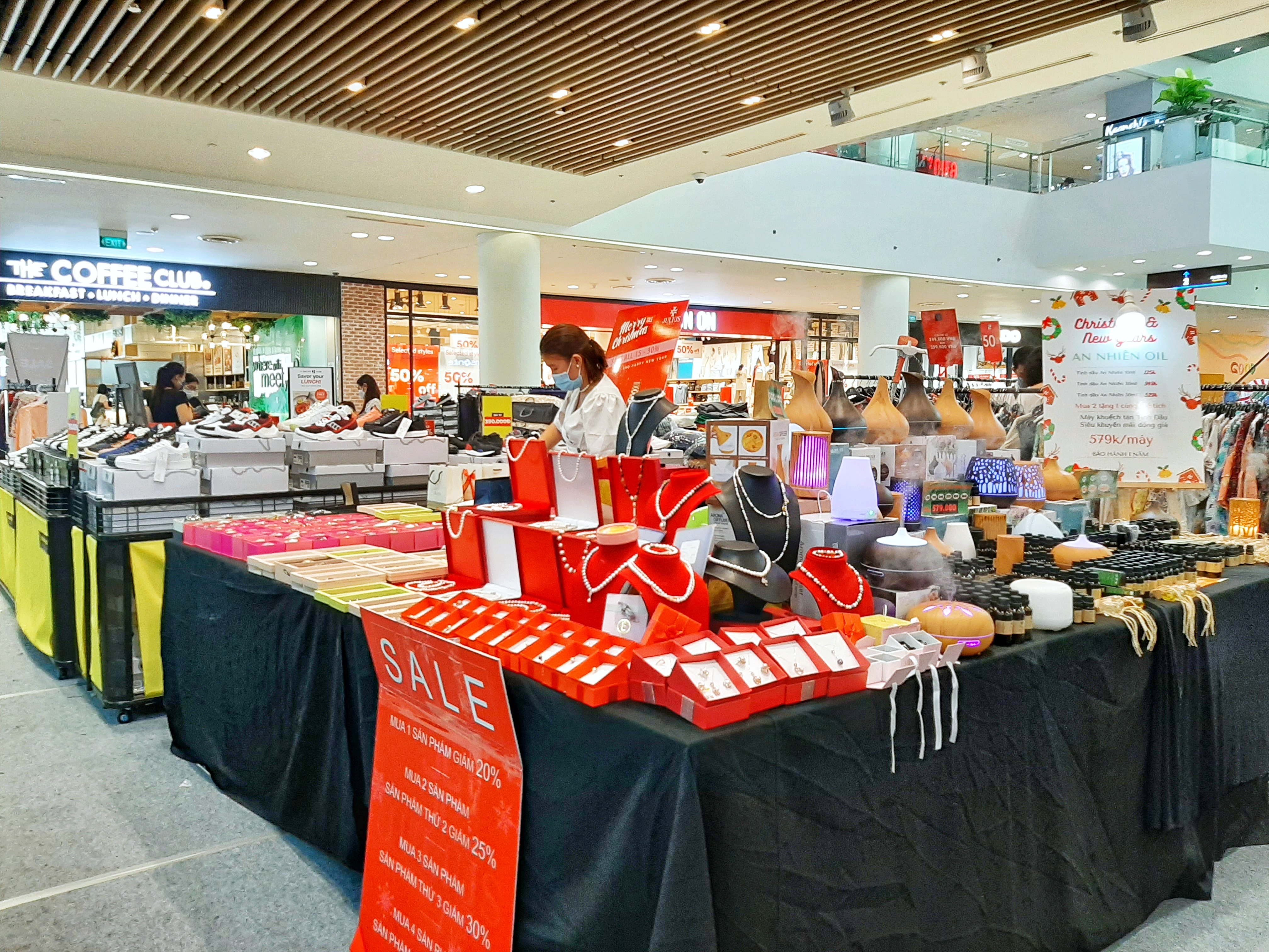 Di choi Noel,  trung tam thuong mai anh 5
