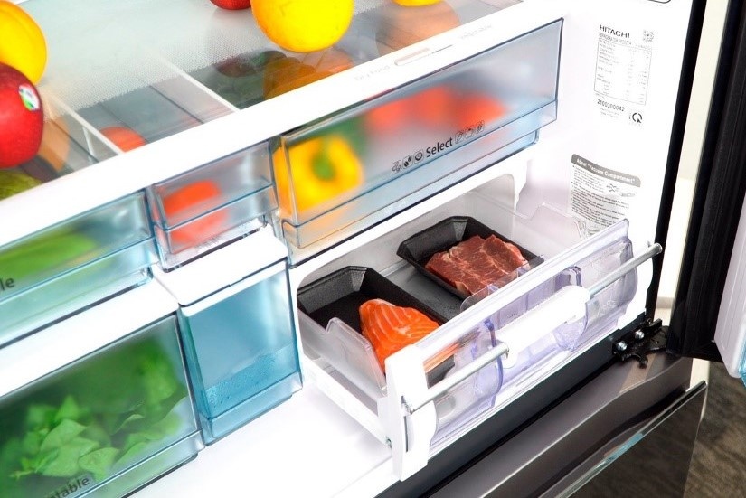 Sam tu lanh Hitachi 4 cua de thoa suc luu tru thuc pham don Tet hinh anh