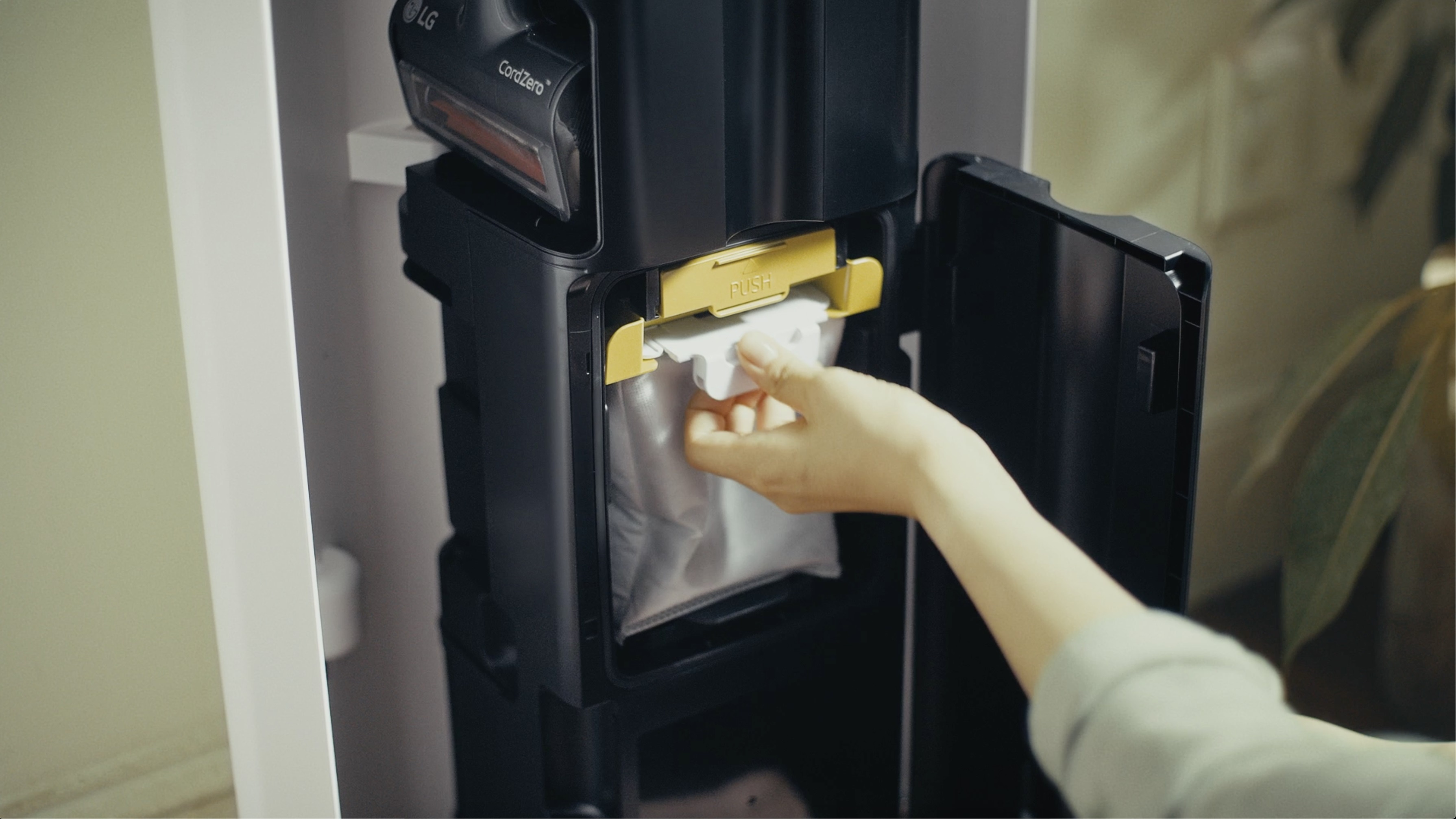 LG,  may hut bui all in one anh 2