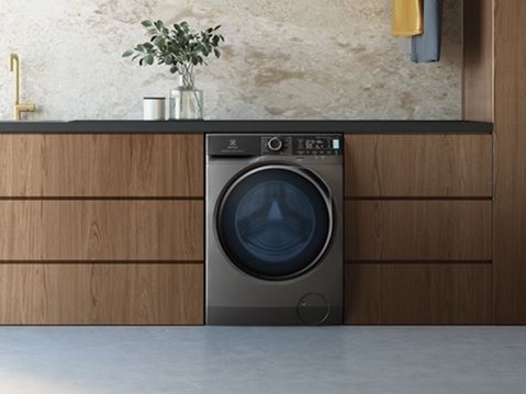 May giat Electrolux 2022 - thiet ke sang trong, tich hop cam bien AI hinh anh