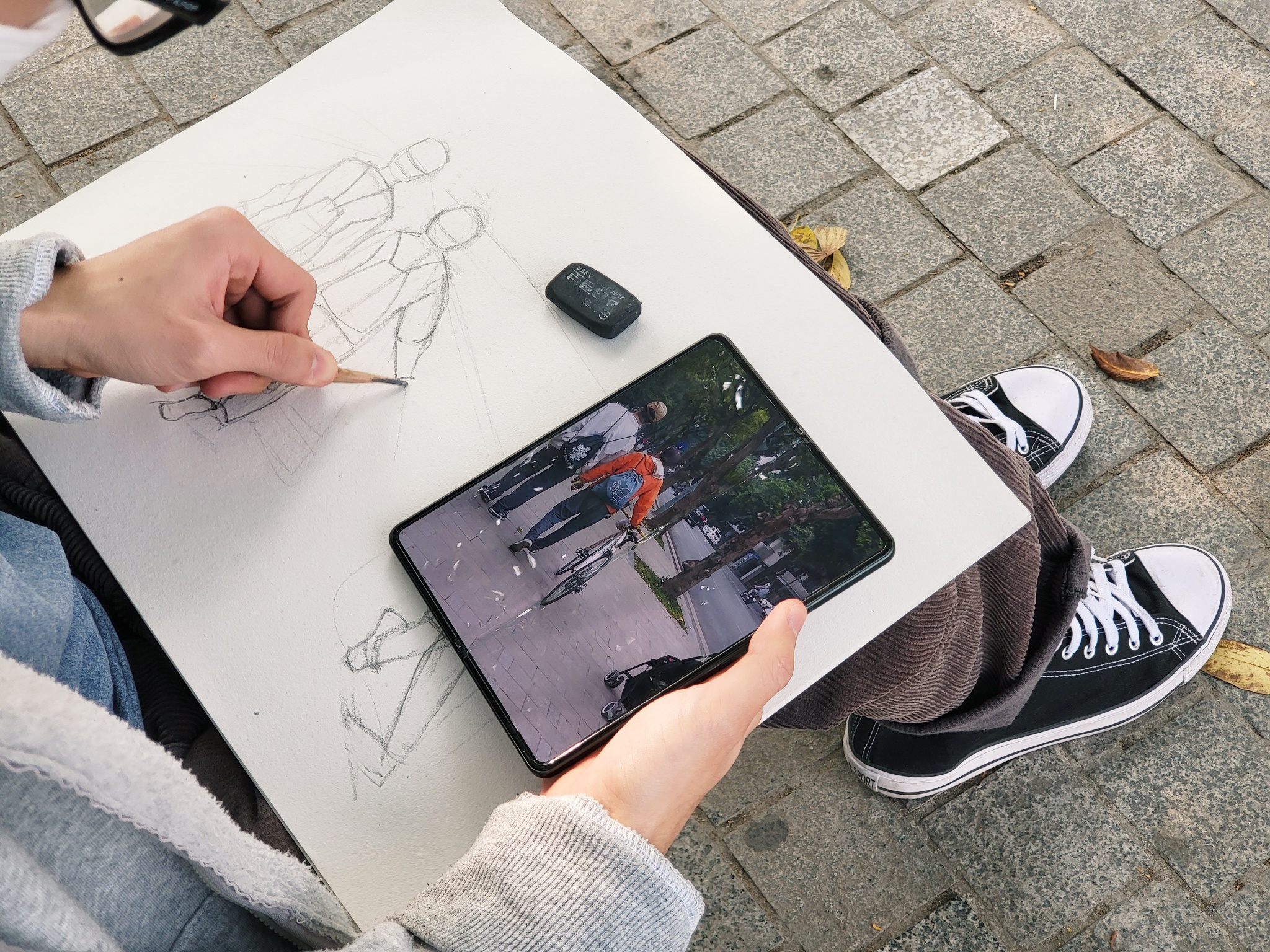 dao quanh Ha Noi cung Galaxy Z Fold3 anh 3