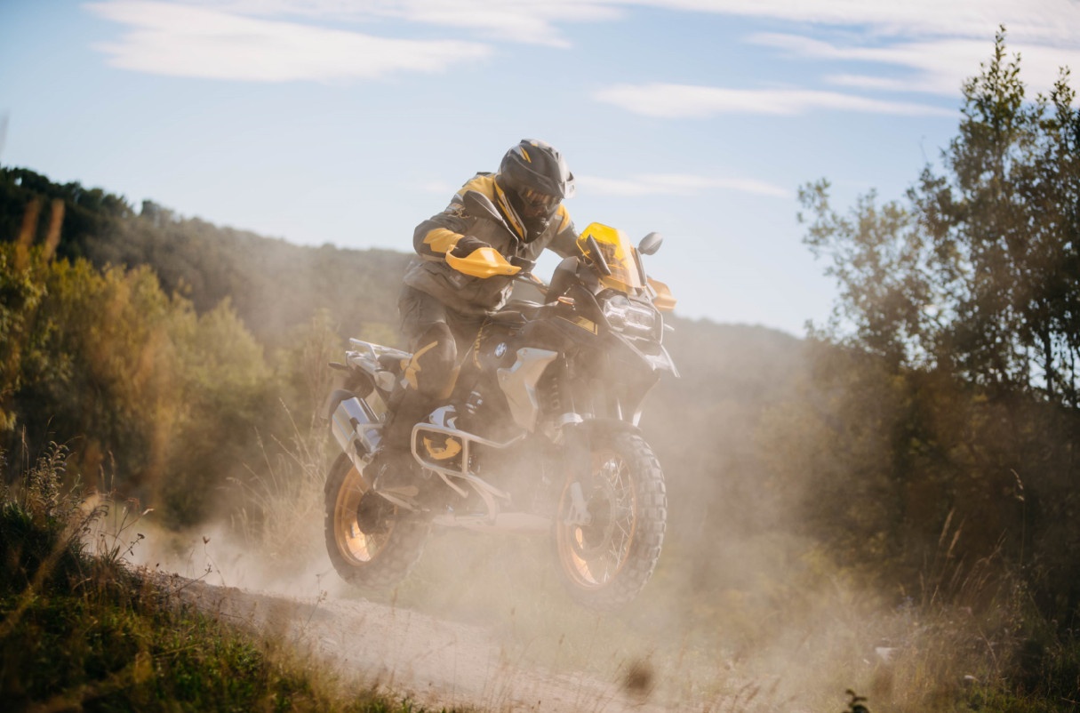 BMW R 1250 GS va GS Adventure moi - xung danh vua dia hinh hinh anh