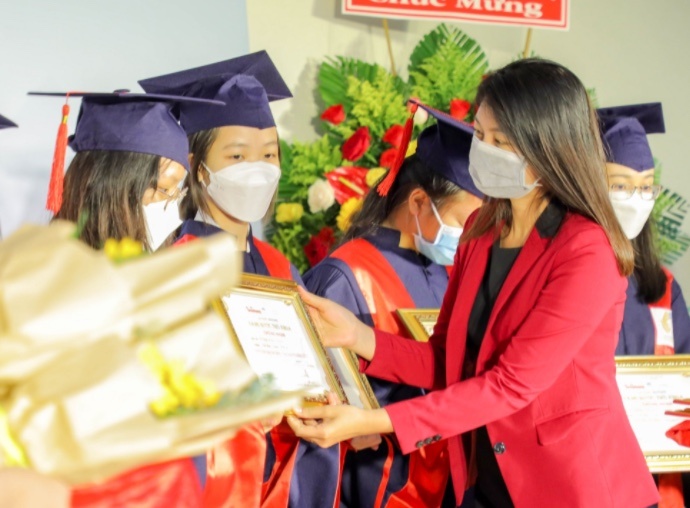 Chuoi hoat dong nang buoc tuong lai cho sinh vien tu VUS hinh anh