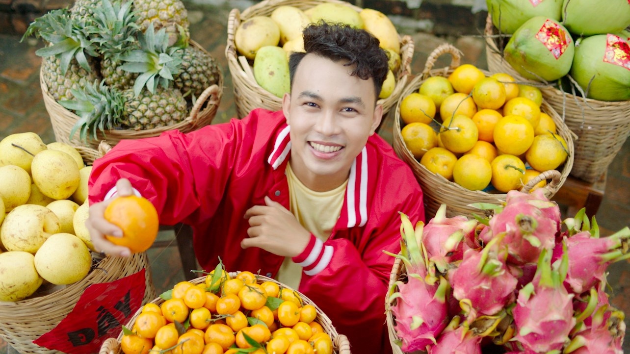 Khong khi Tet tran ngap trong MV trieu view ‘Roi nang cai ly’ hinh anh