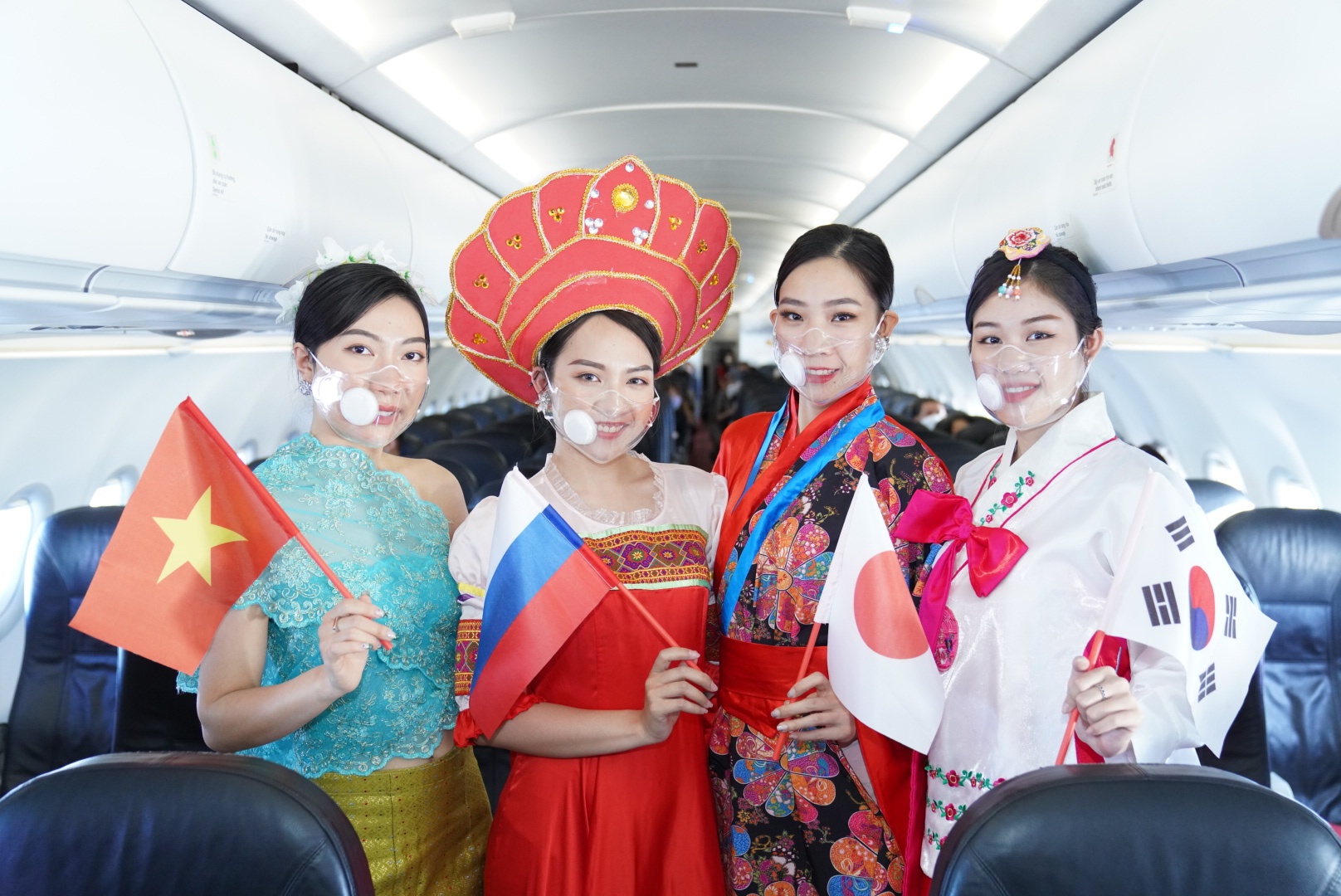 Don nam moi 2022 tren do cao 10.000 m cung Vietjet hinh anh