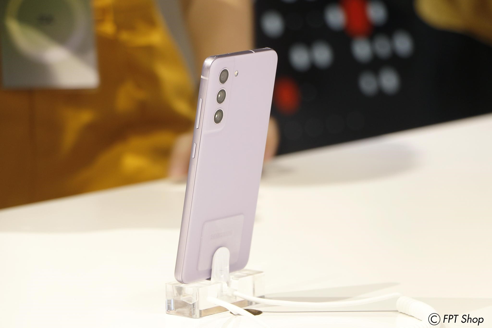 FPT Shop khuyen mai anh 4