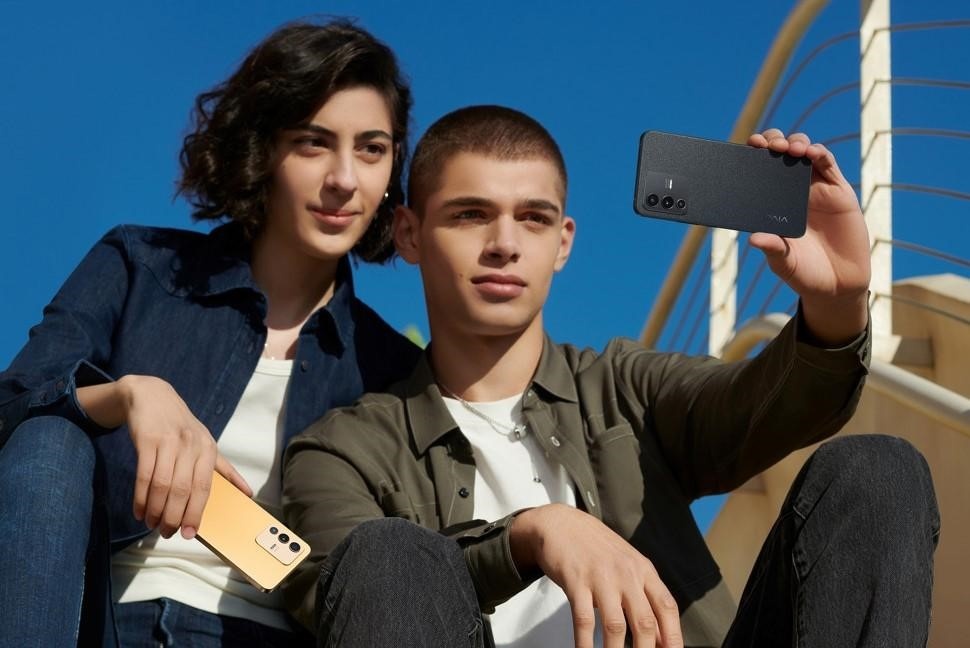 Vivo V23 5G co gi khac phien ban tien nhiem V23e? hinh anh