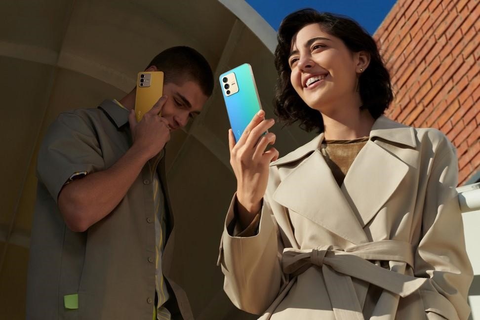 Vivo V23 5G nang cap camera selfie, dung chip MediaTek Dimensity 920 hinh anh