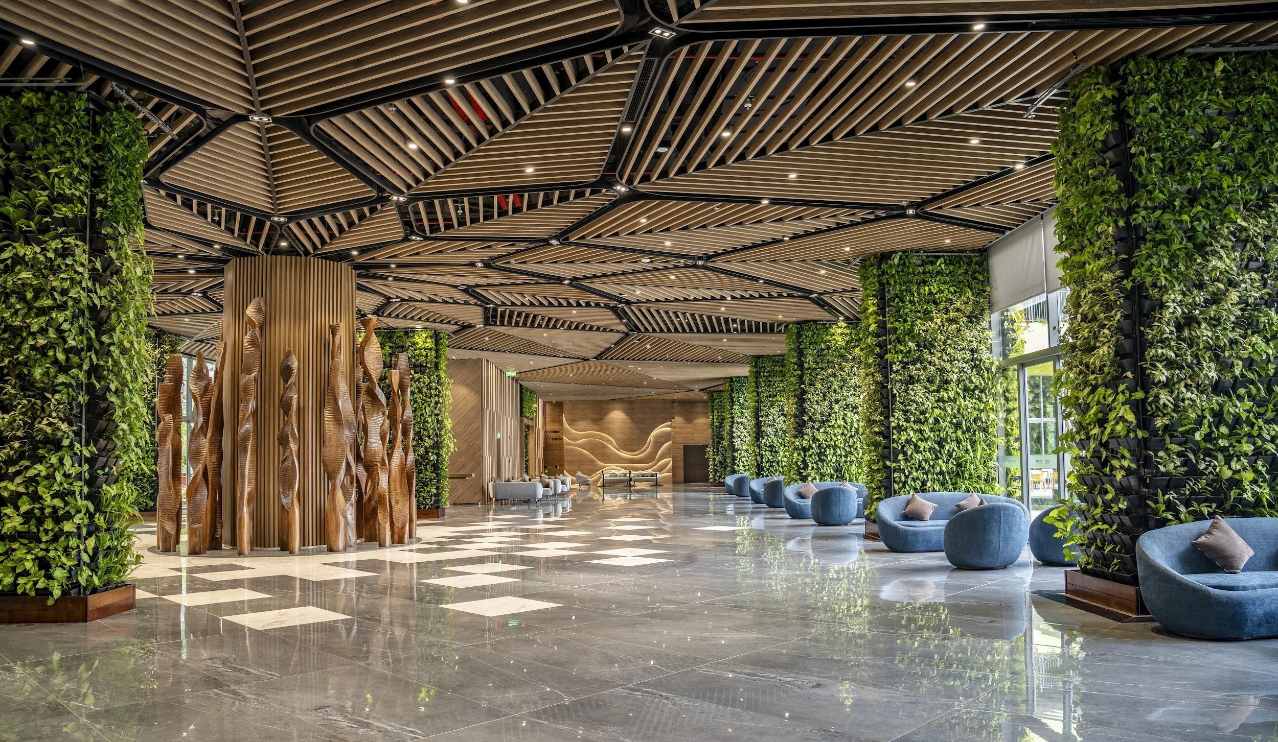 Flamingo Cat Ba anh 2