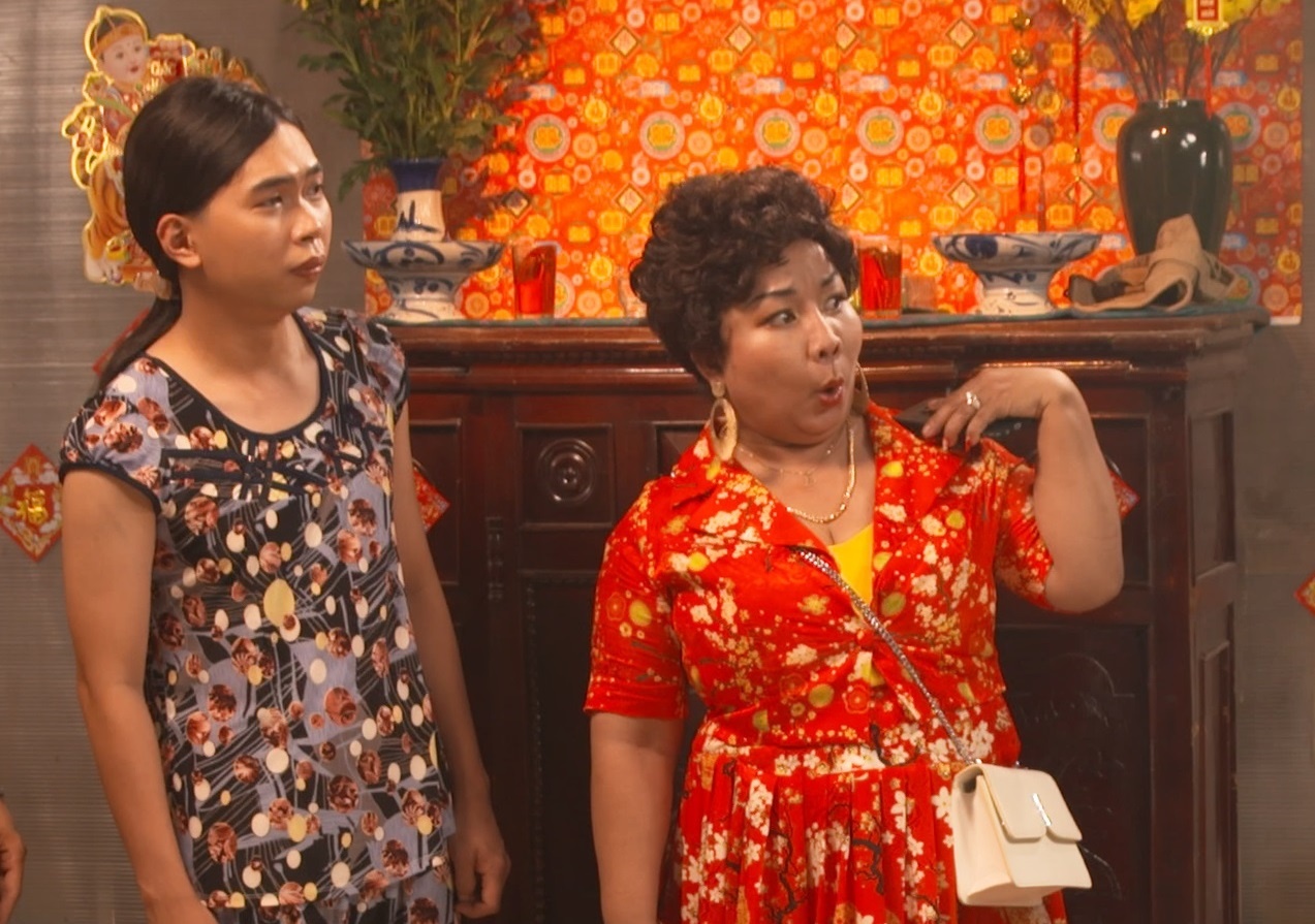 Khoc, cuoi voi phim 'Gia dinh Cuc Suc don Tet' hinh anh