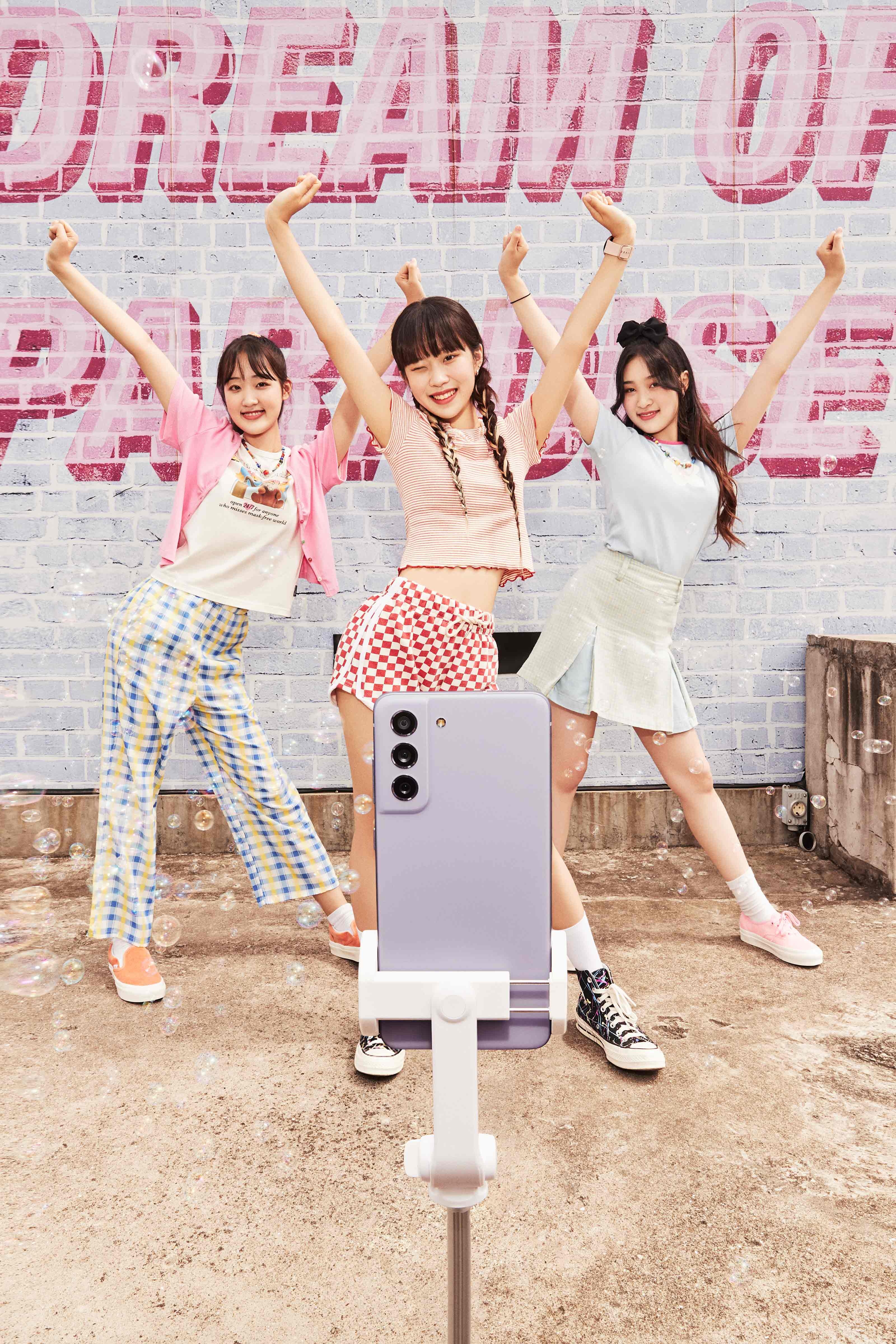 Bung chat fan,  van hoa than tuong anh 1