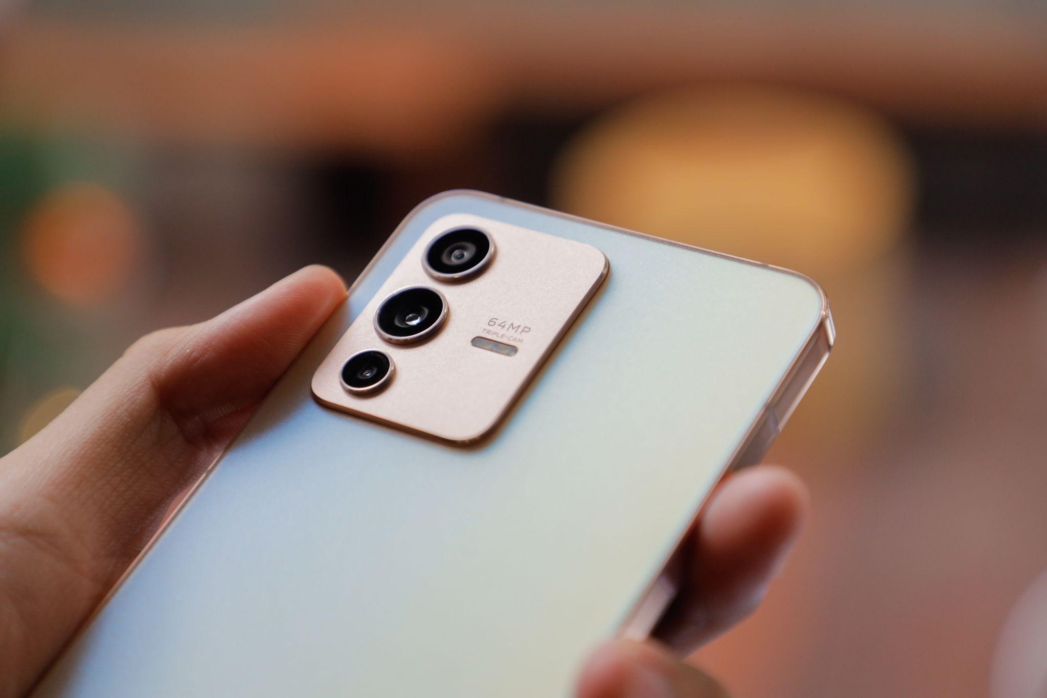 Vivo ra mat dien thoai moi anh 6