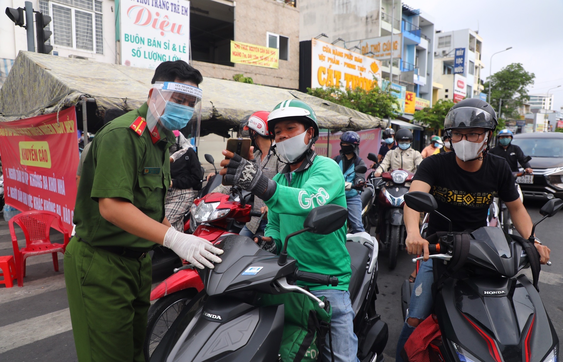 Tat ca tinh thanh tren ca nuoc ung dung Zalo trong chuyen doi so hinh anh