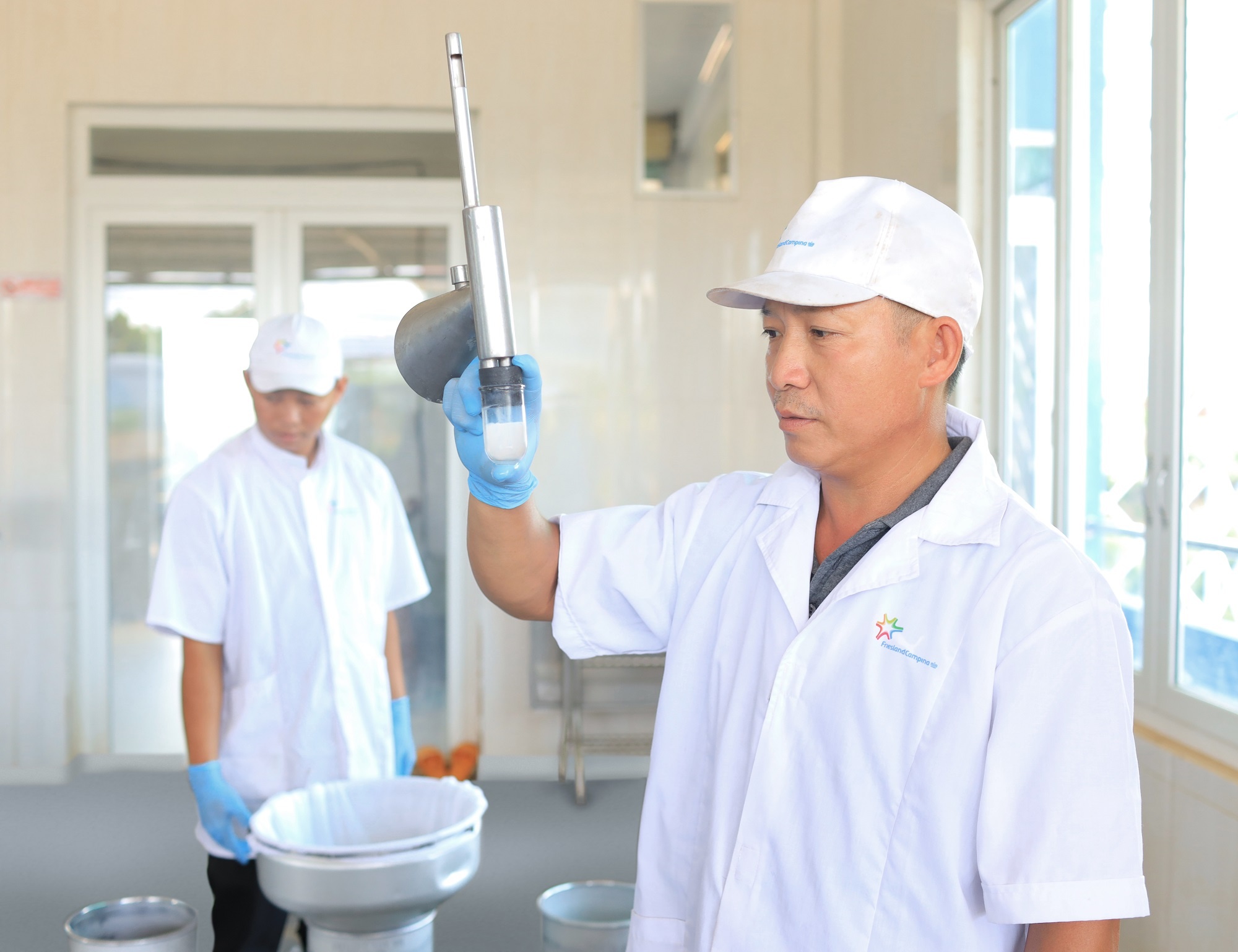 Co Gai Ha Lan,  sua tuoi anh 4