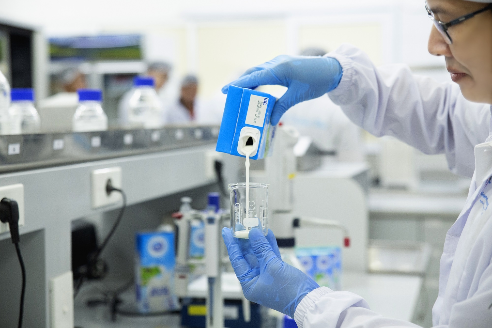 Co Gai Ha Lan,  sua tuoi anh 5