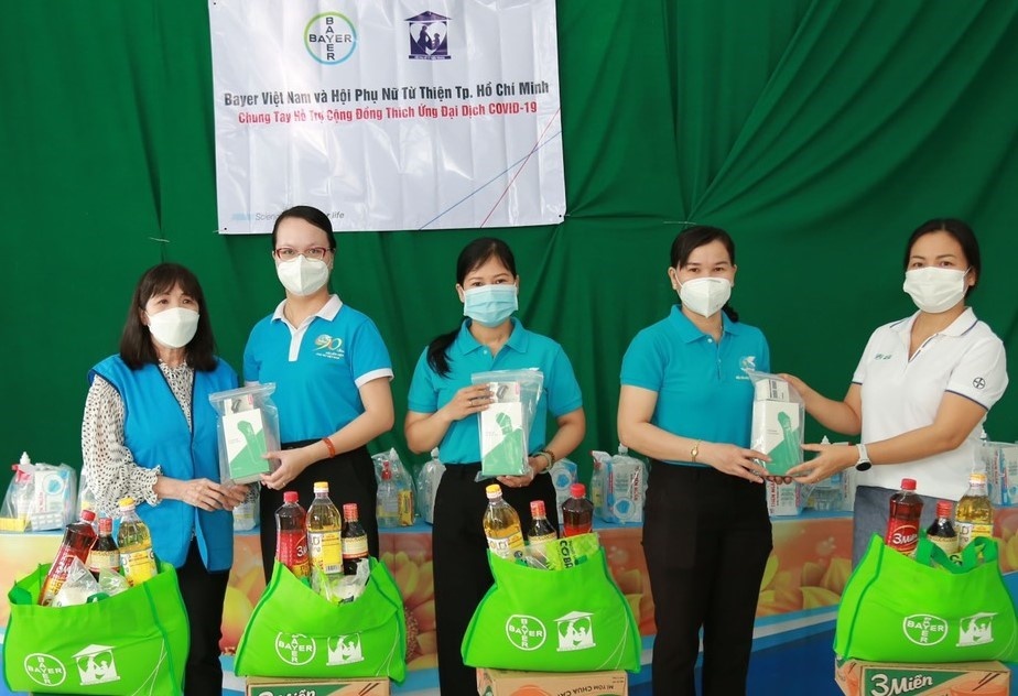 Tu thien mua dich anh 1