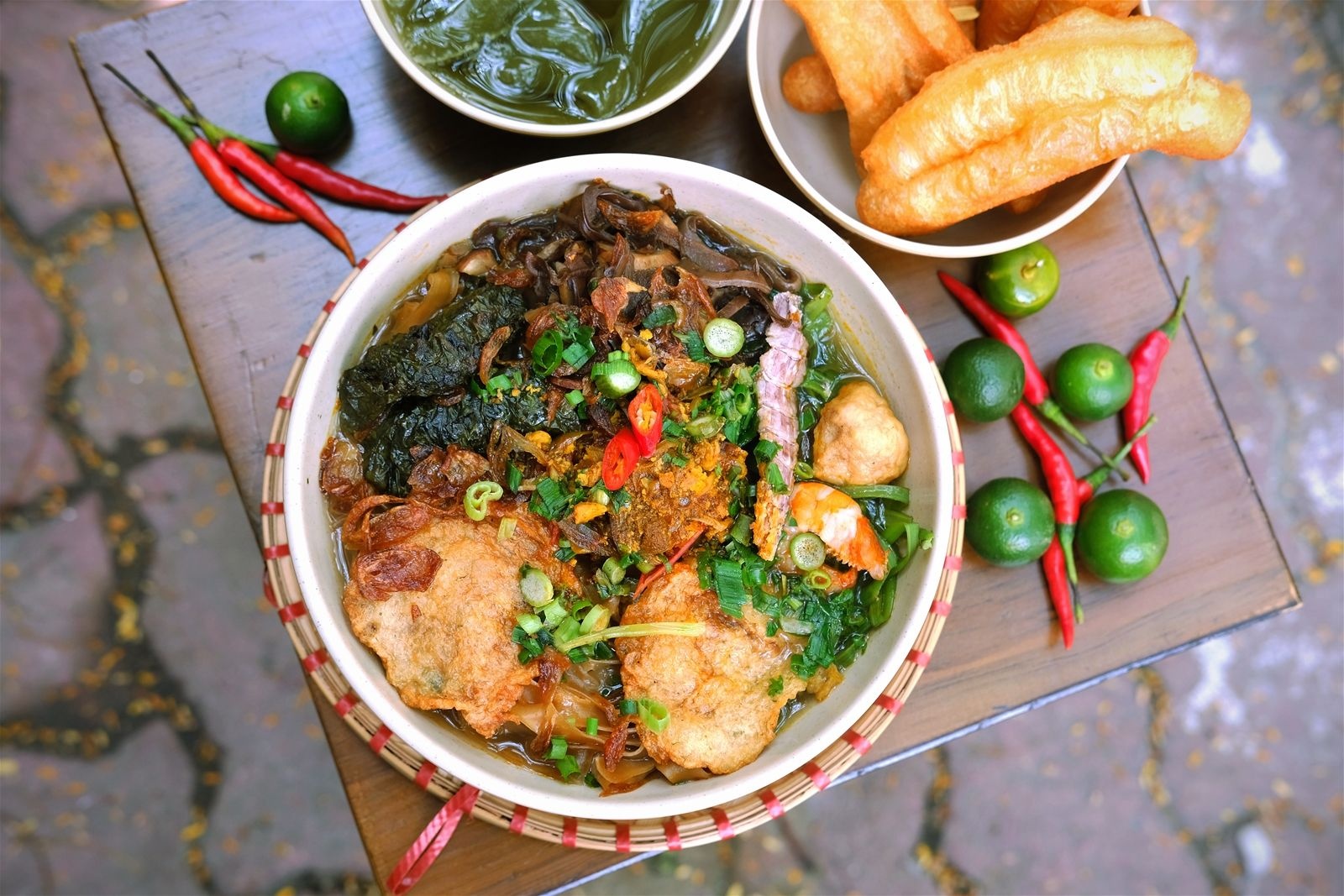 3 nguyen lieu 'phai co' de nau banh da cua ngon dung dieu hinh anh