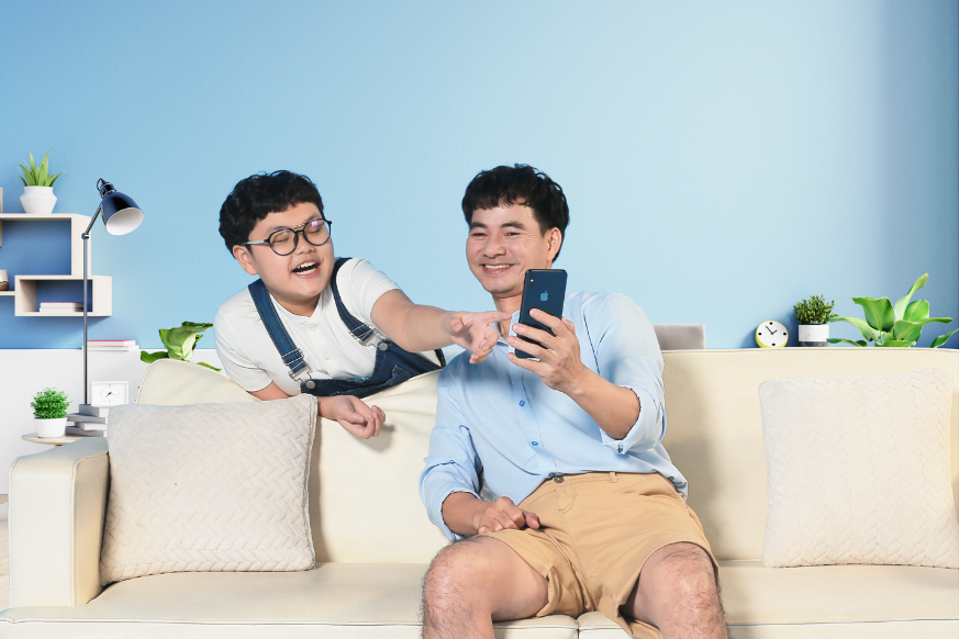 Tang thu, giam chi, san li xi giup tiet kiem dip Tet hinh anh