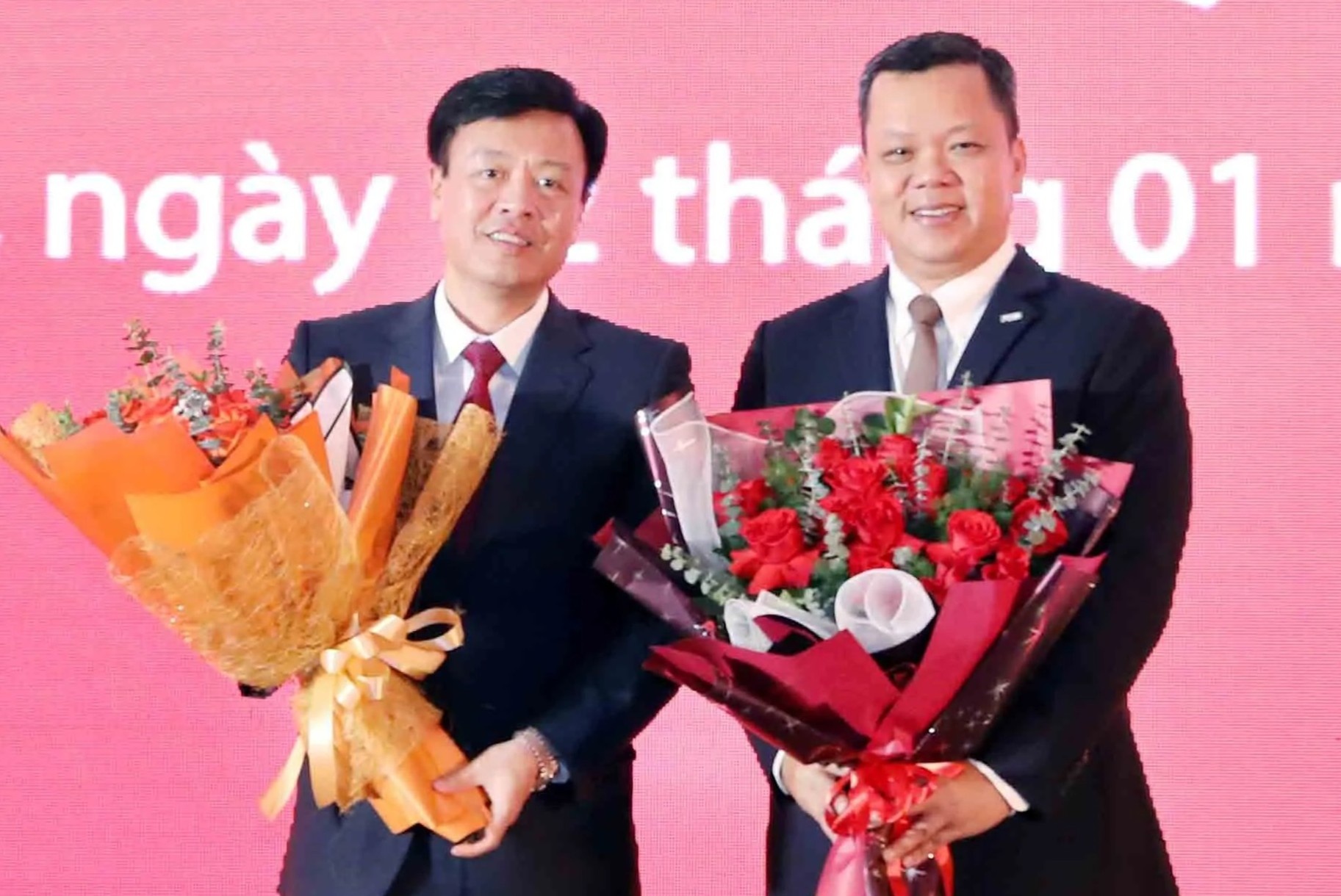 Agribank hop tac FWD Viet Nam phan phoi bao hiem qua ngan hang hinh anh