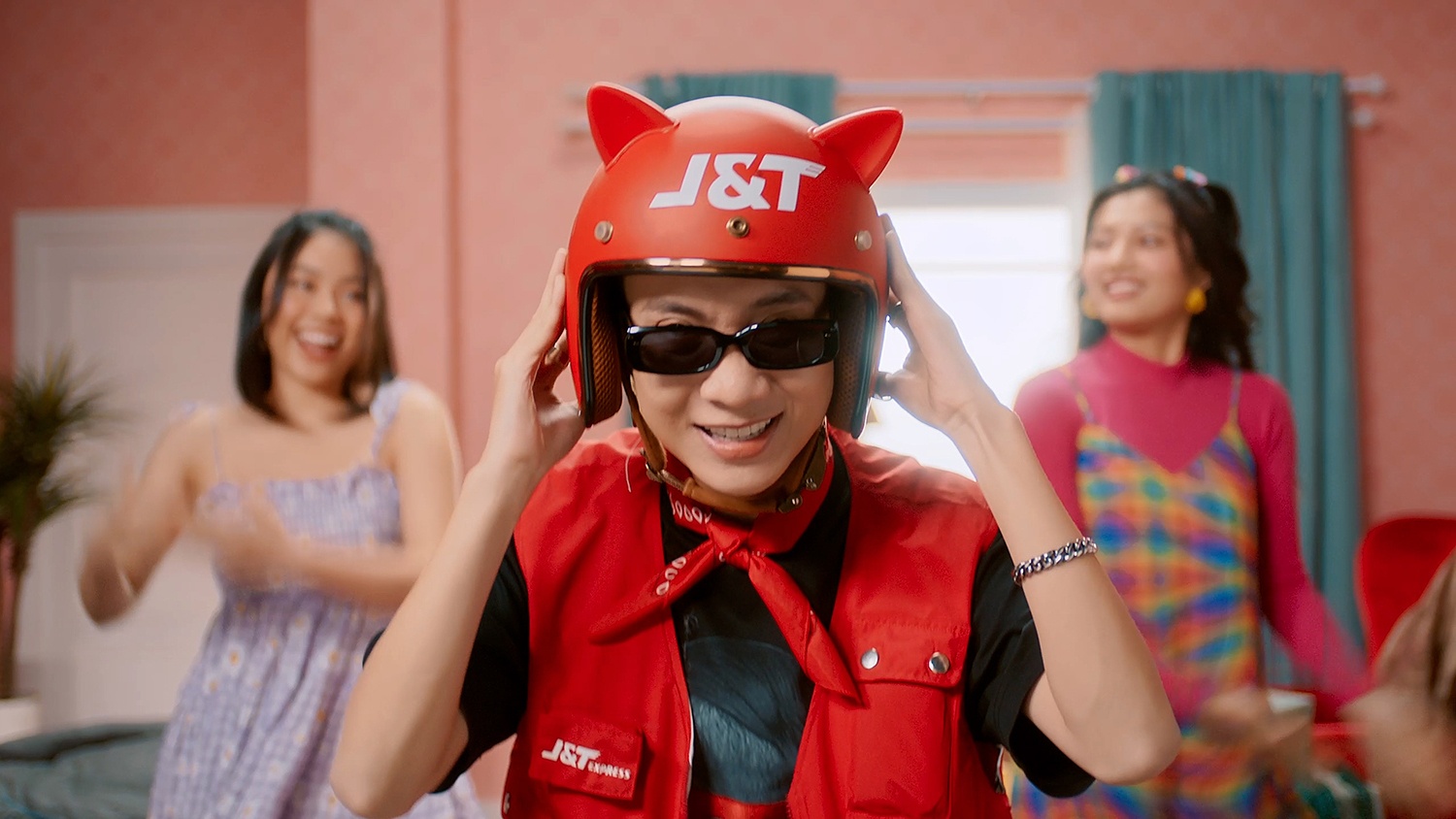 JustaTee noi ho noi long hoi nghien mua sam online hinh anh