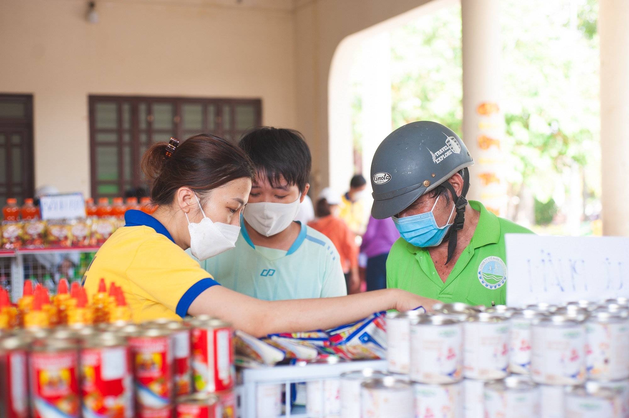 Siêu thị mini Tết 0 đồng ảnh 2 Sieu thi mini Tet 0 dong anh 2