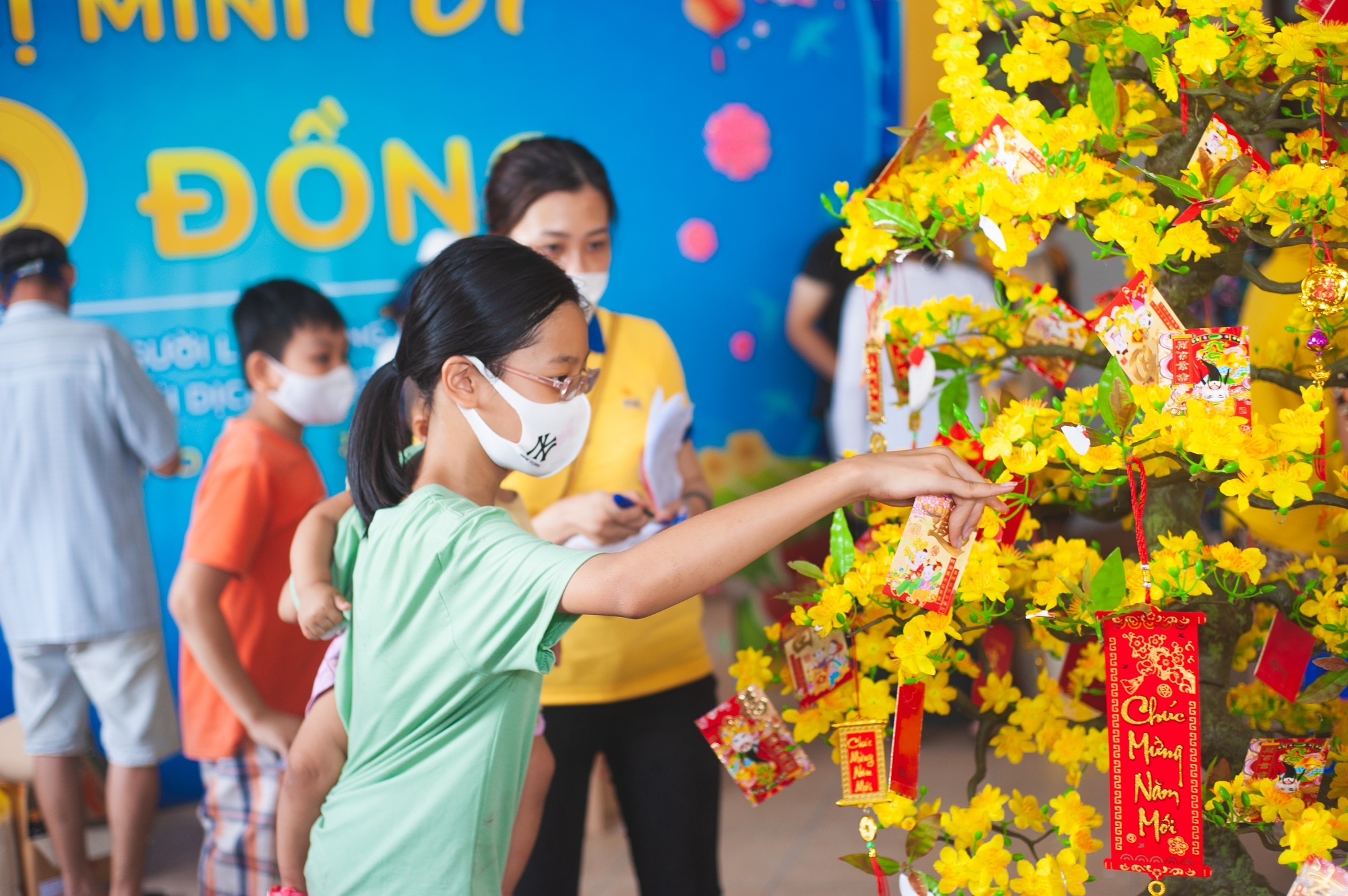 Siêu thị mini Tết 0 đồng ảnh 3 Sieu thi mini Tet 0 dong anh 3