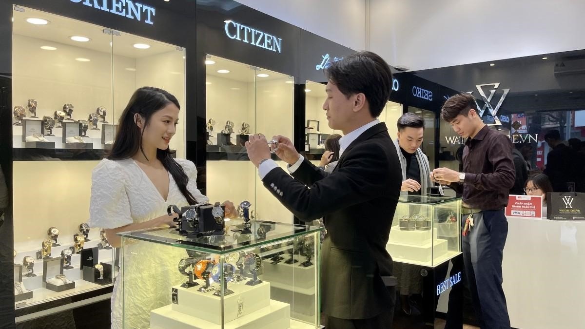 Dong ho chinh hang anh 4